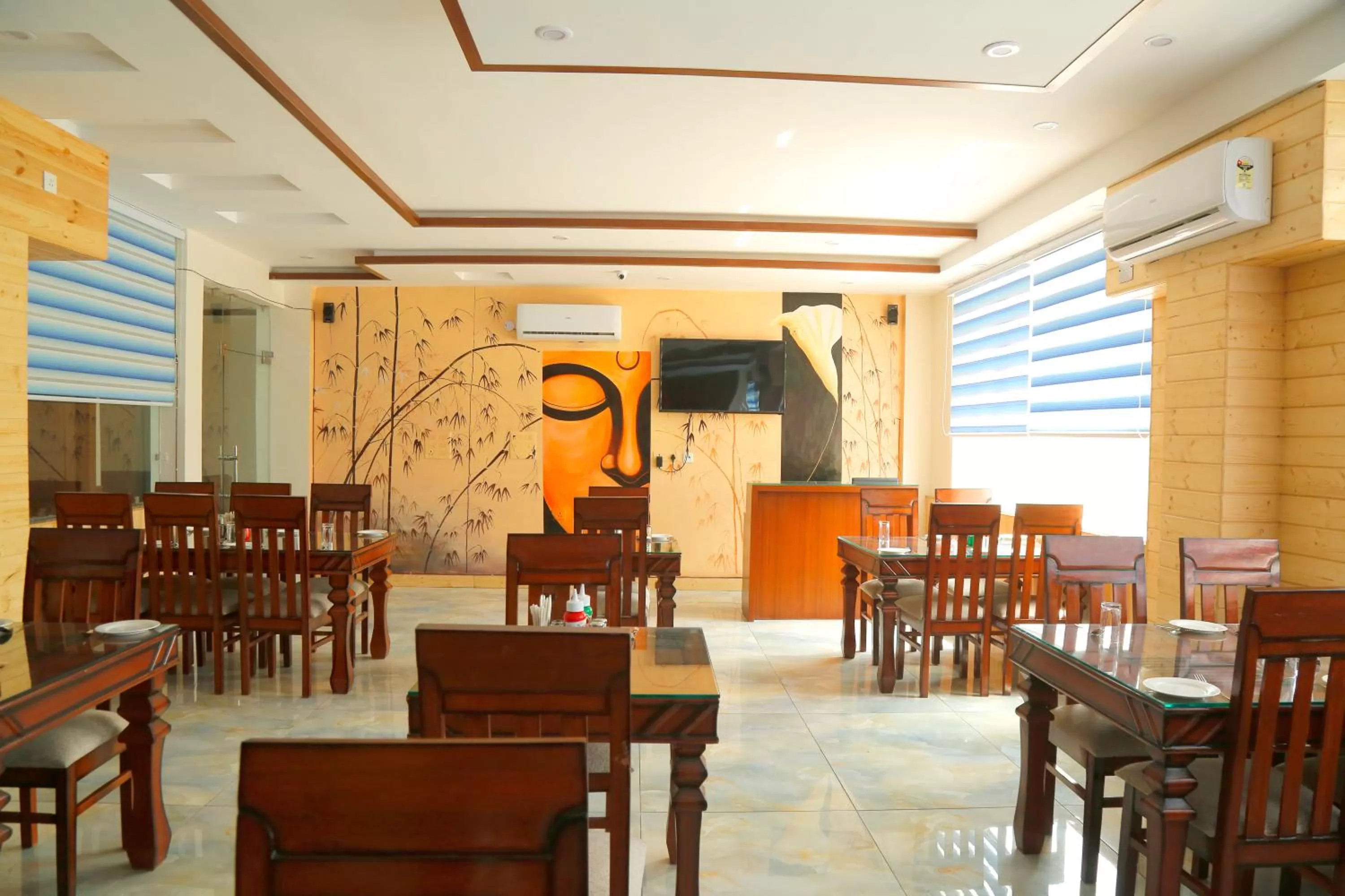 Restaurant/Places to Eat in Kamay The Grand Alova