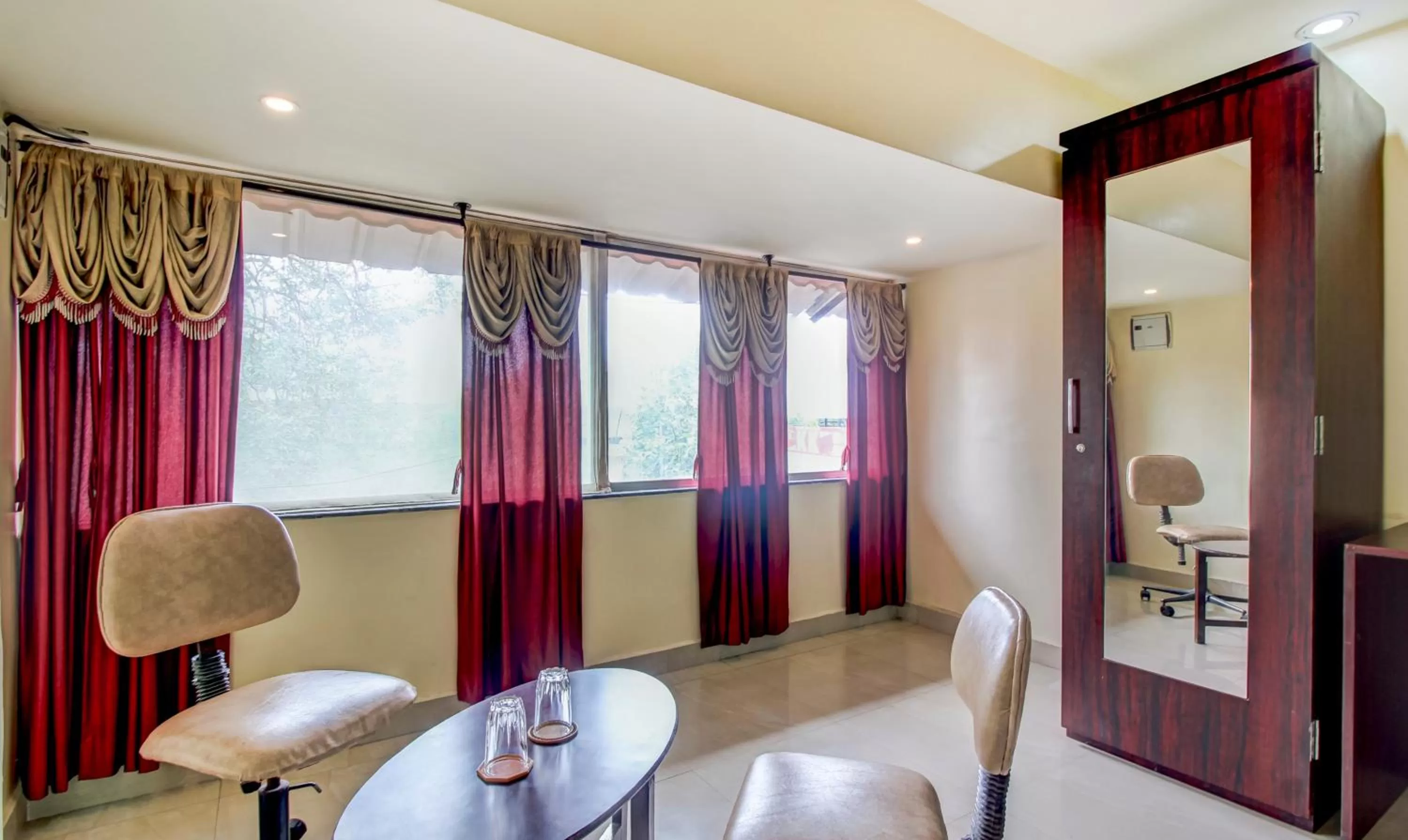 Seating area in Itsy Hotels Aditya