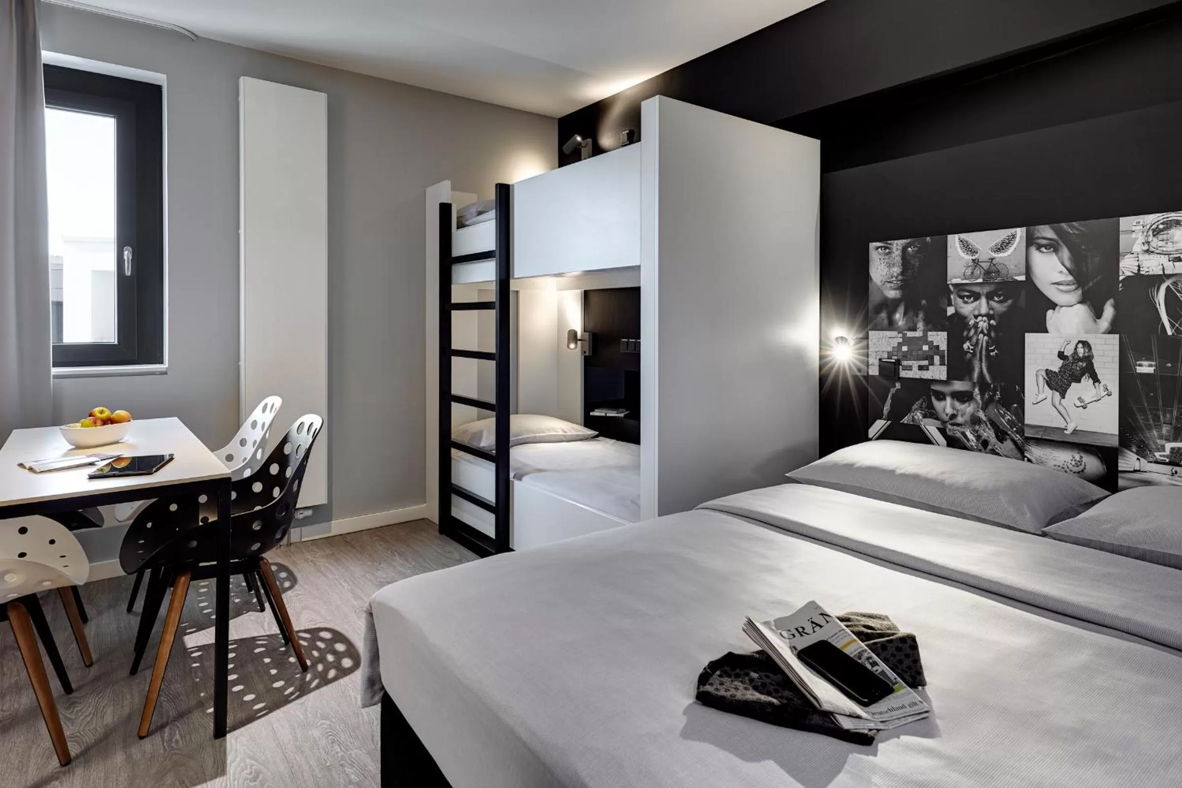 Photo of the whole room, Bed in LEGERE EXPRESS Tuttlingen