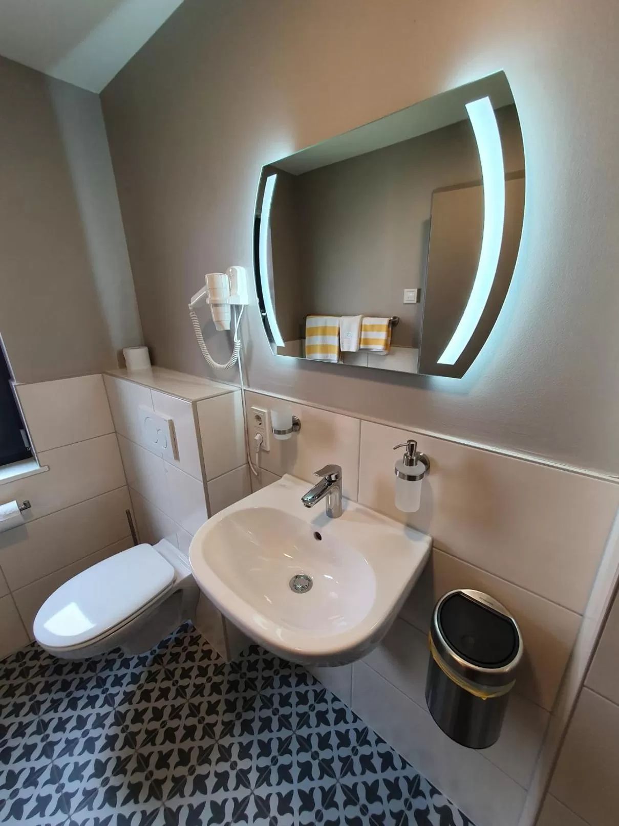 Bathroom in Wirtshaus & Hotel Zur Alten Brauerei Zapf