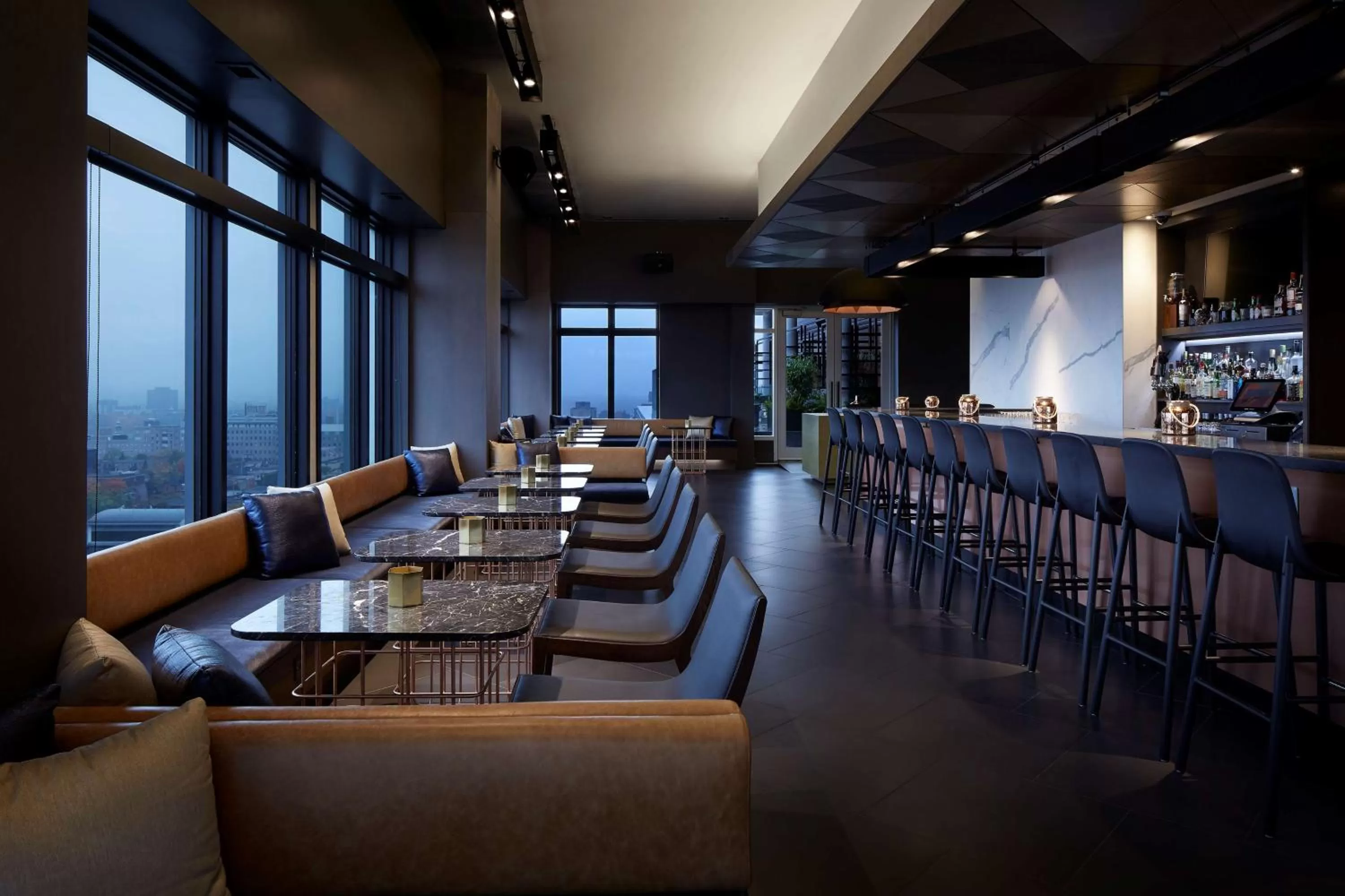 Lounge or bar in Andaz Ottawa Byward Market, By Hyatt