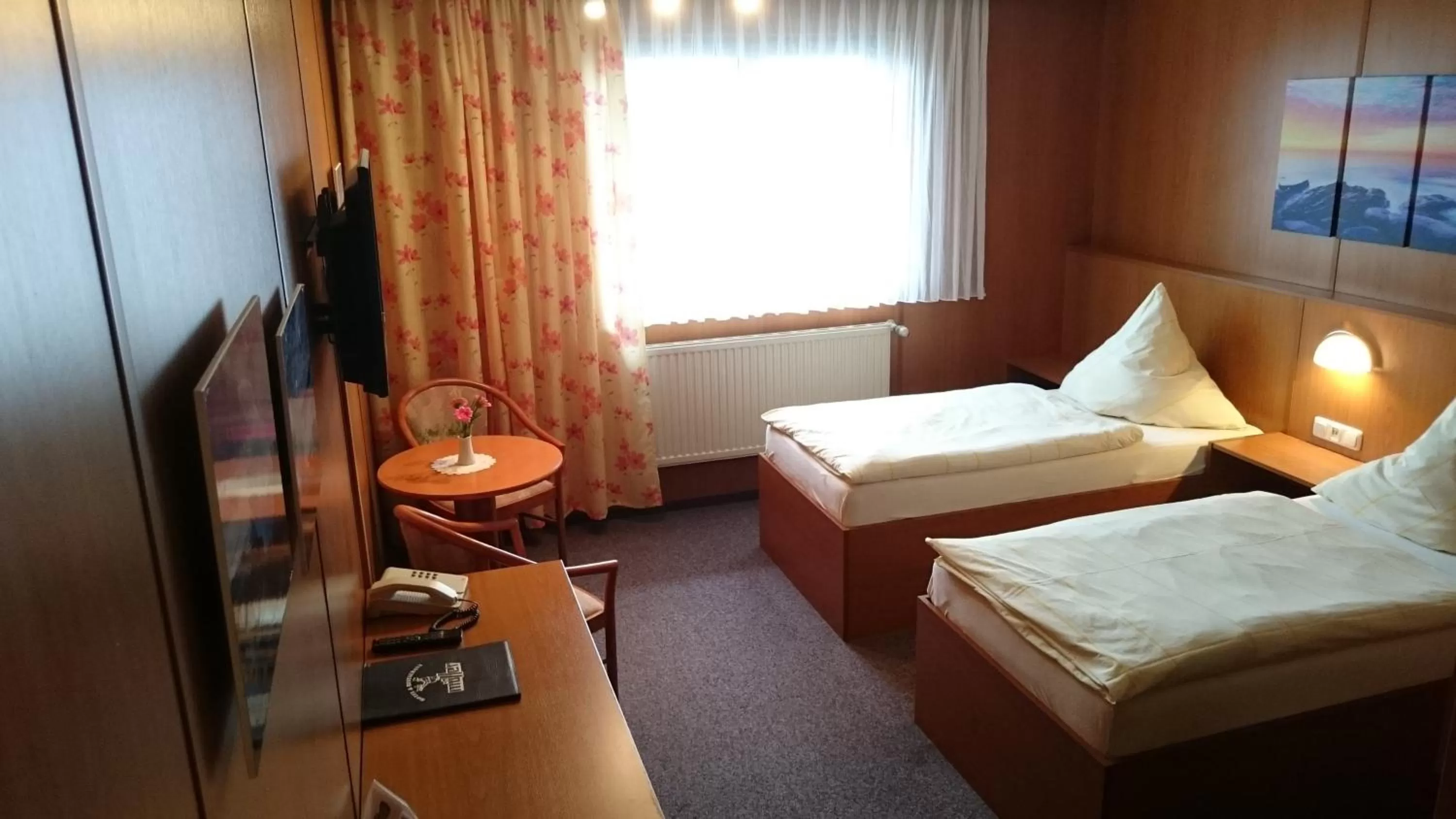 Photo of the whole room, Bed in Hotel Müller