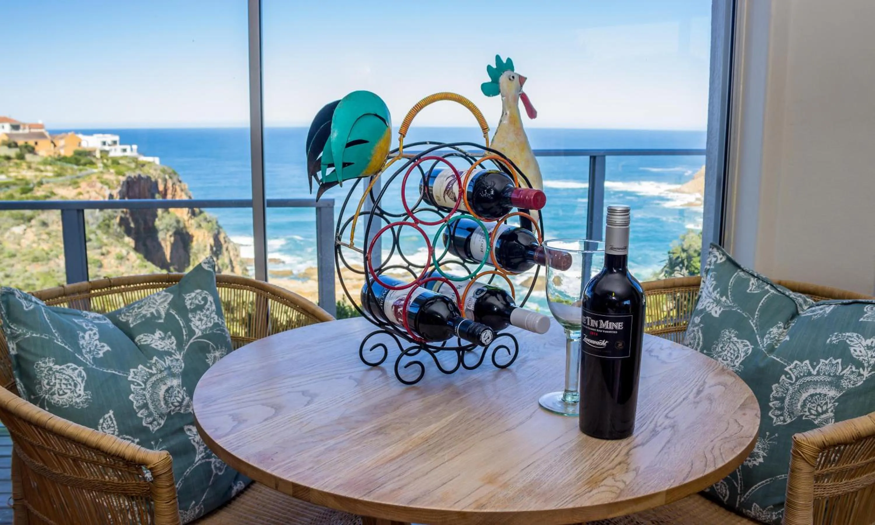 Drinks in Headlands House Guest Lodge