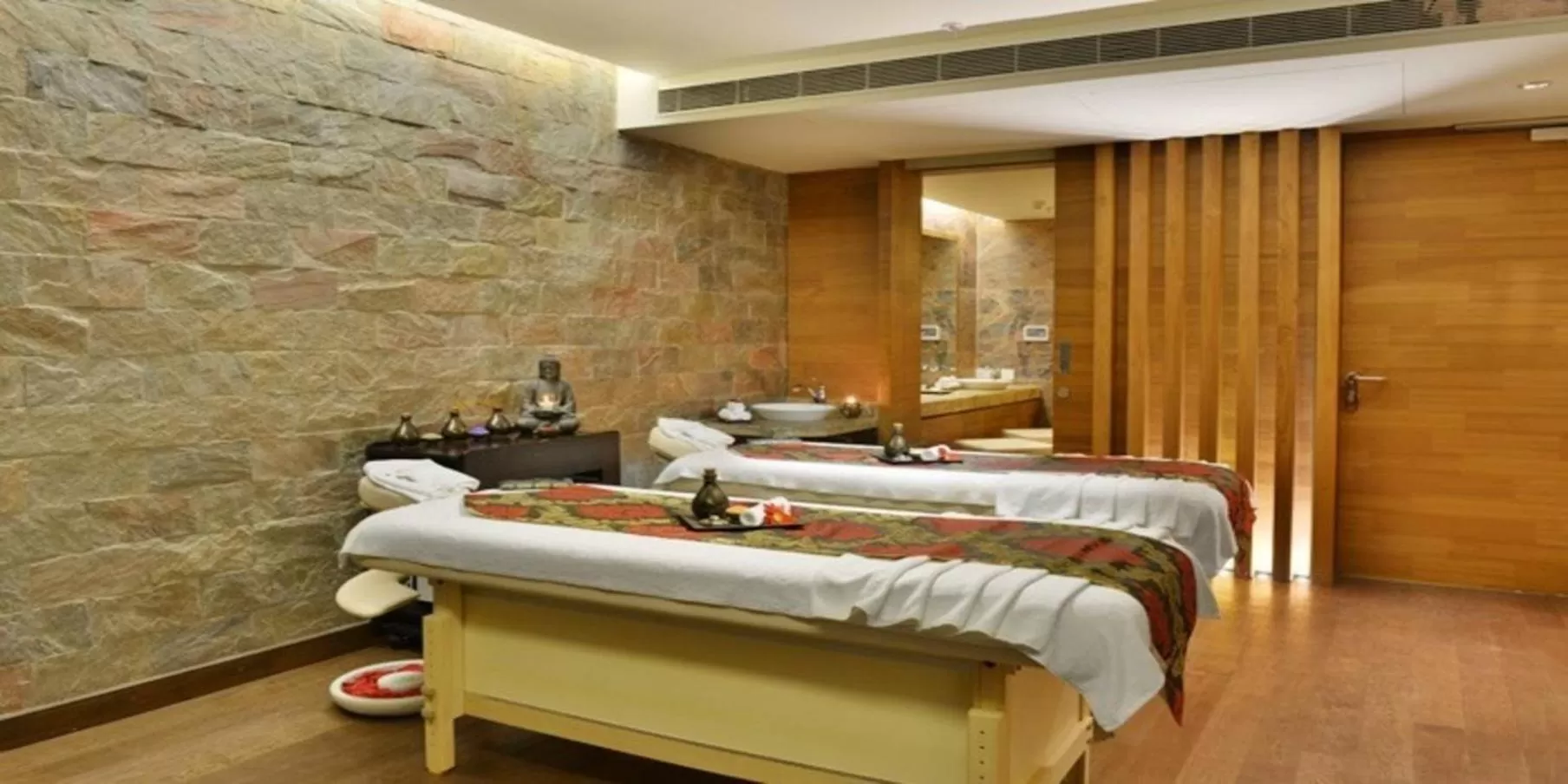 Spa and wellness centre/facilities in Crowne Plaza Ahmedabad City Centre by IHG