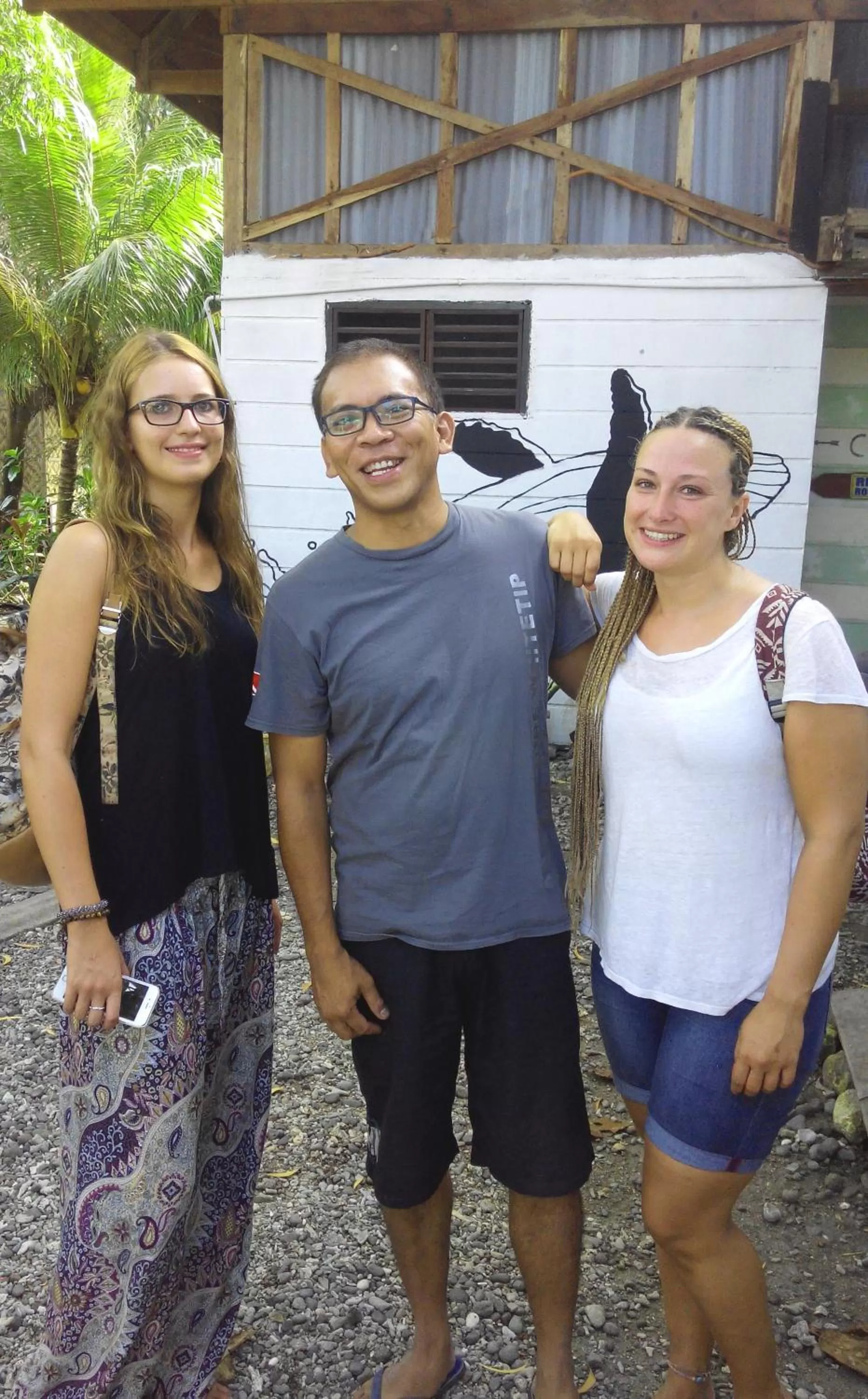 People in Paseo Del Mar Seaside Inn