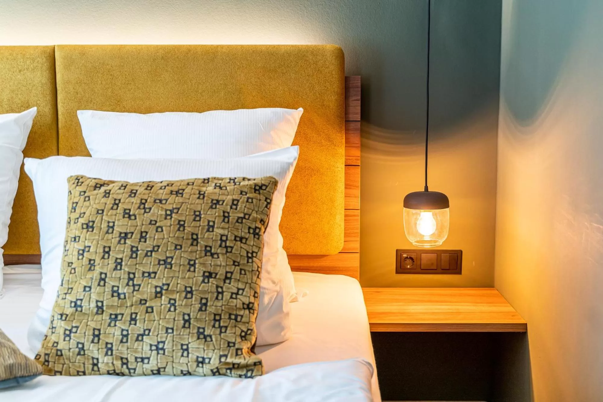 Bed in Waldhotel Tannenhäuschen