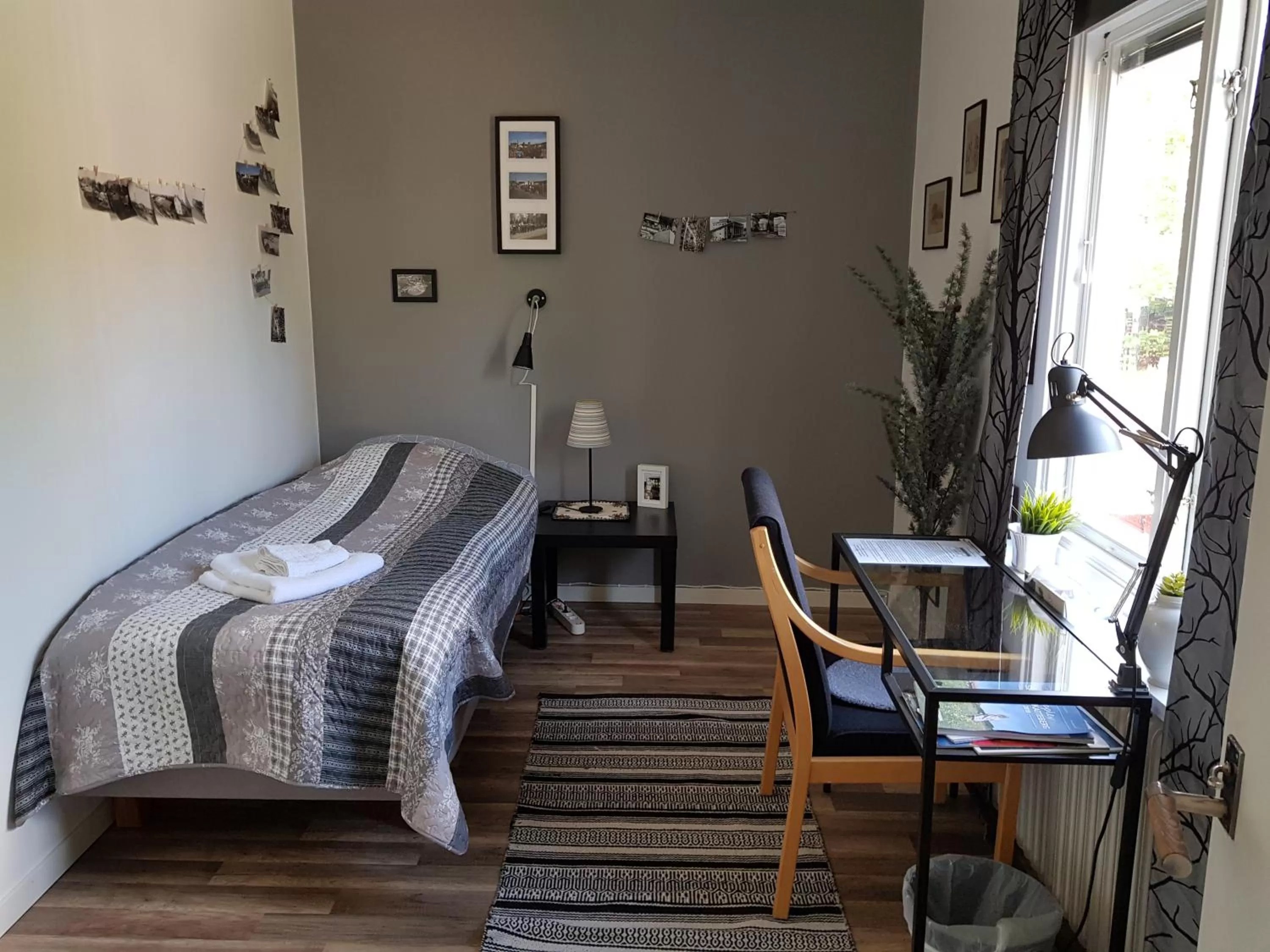 Photo of the whole room, Bed in Brukshotellet Skinnsberg