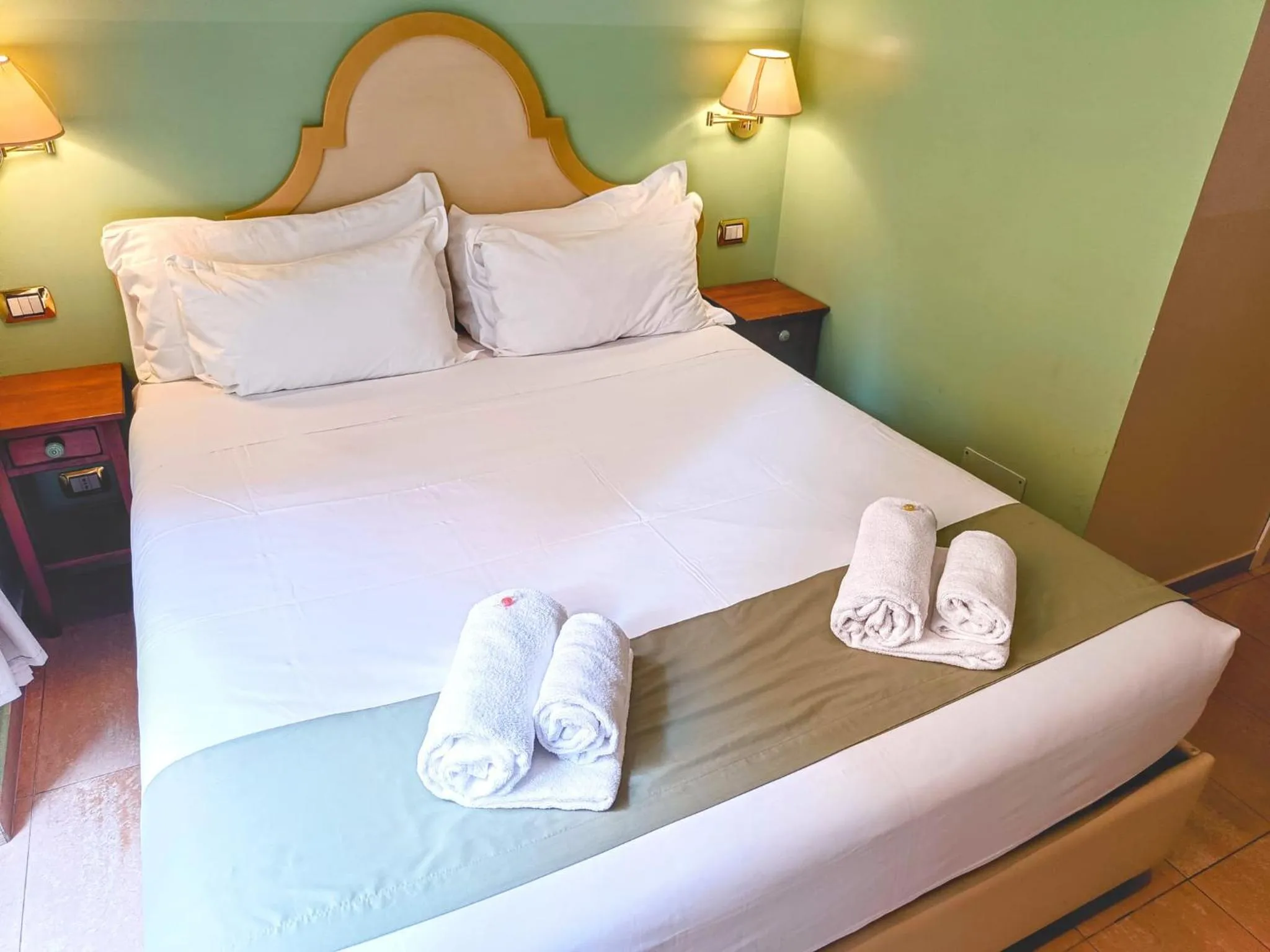 Bed in Roman Terrace