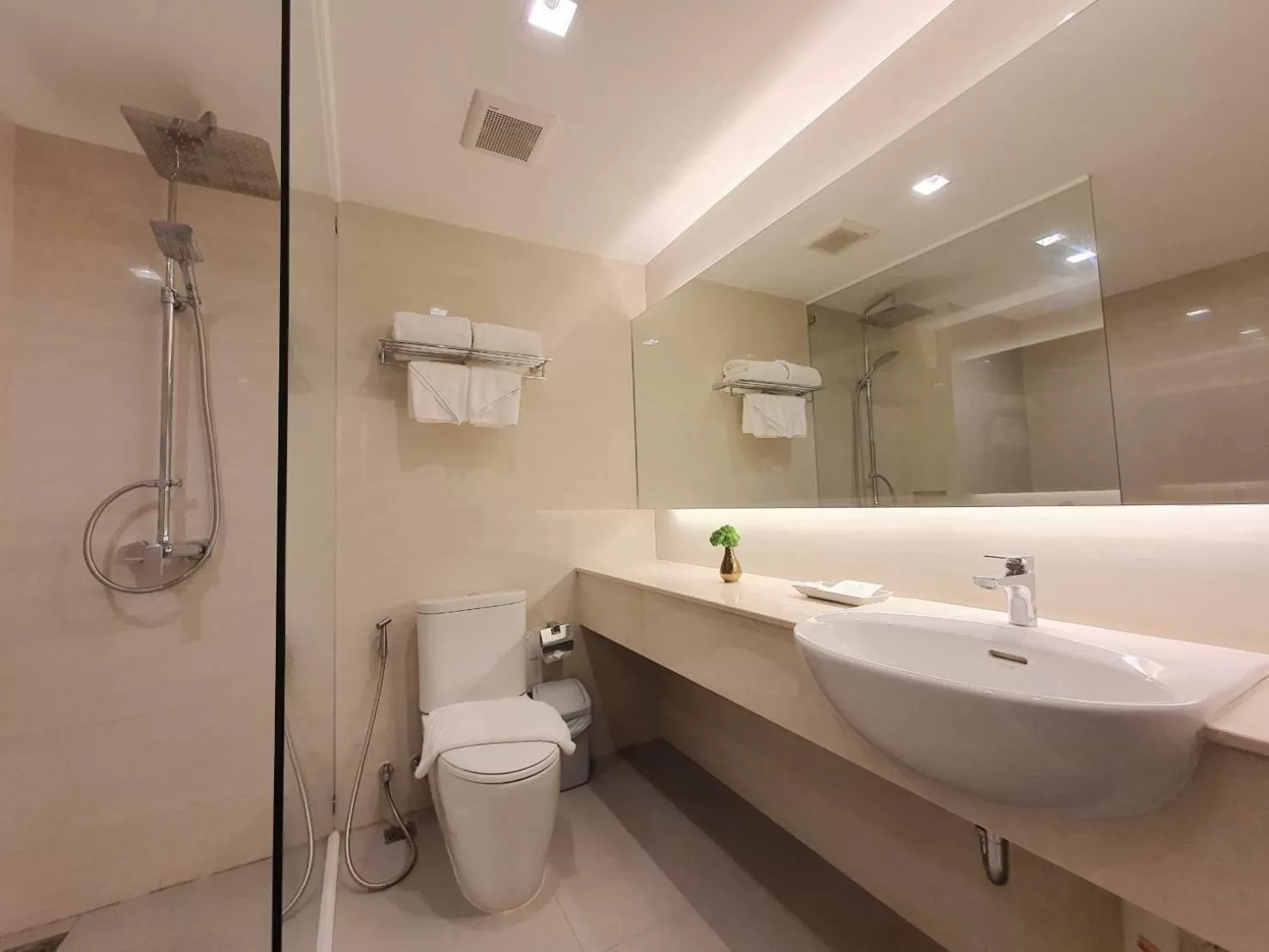 Bathroom in Ana Park Residence