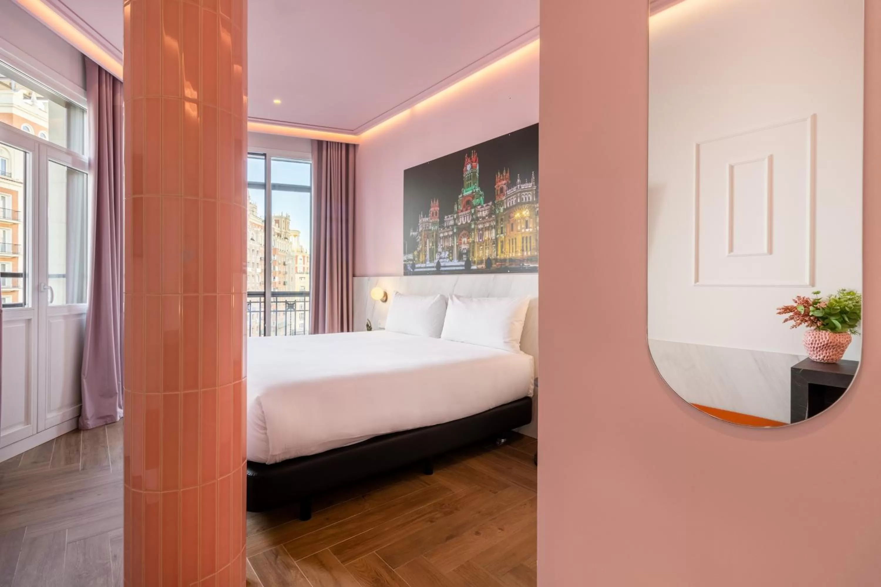 Bed in Ikonik Gran Vía