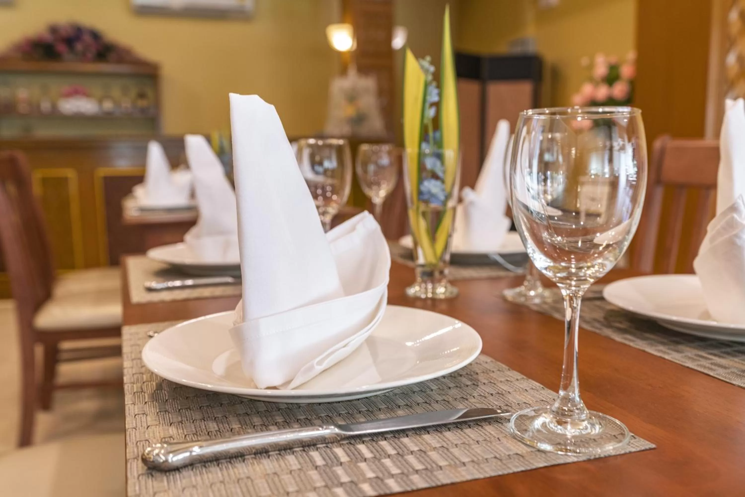 Restaurant/places to eat in Sabai Inn