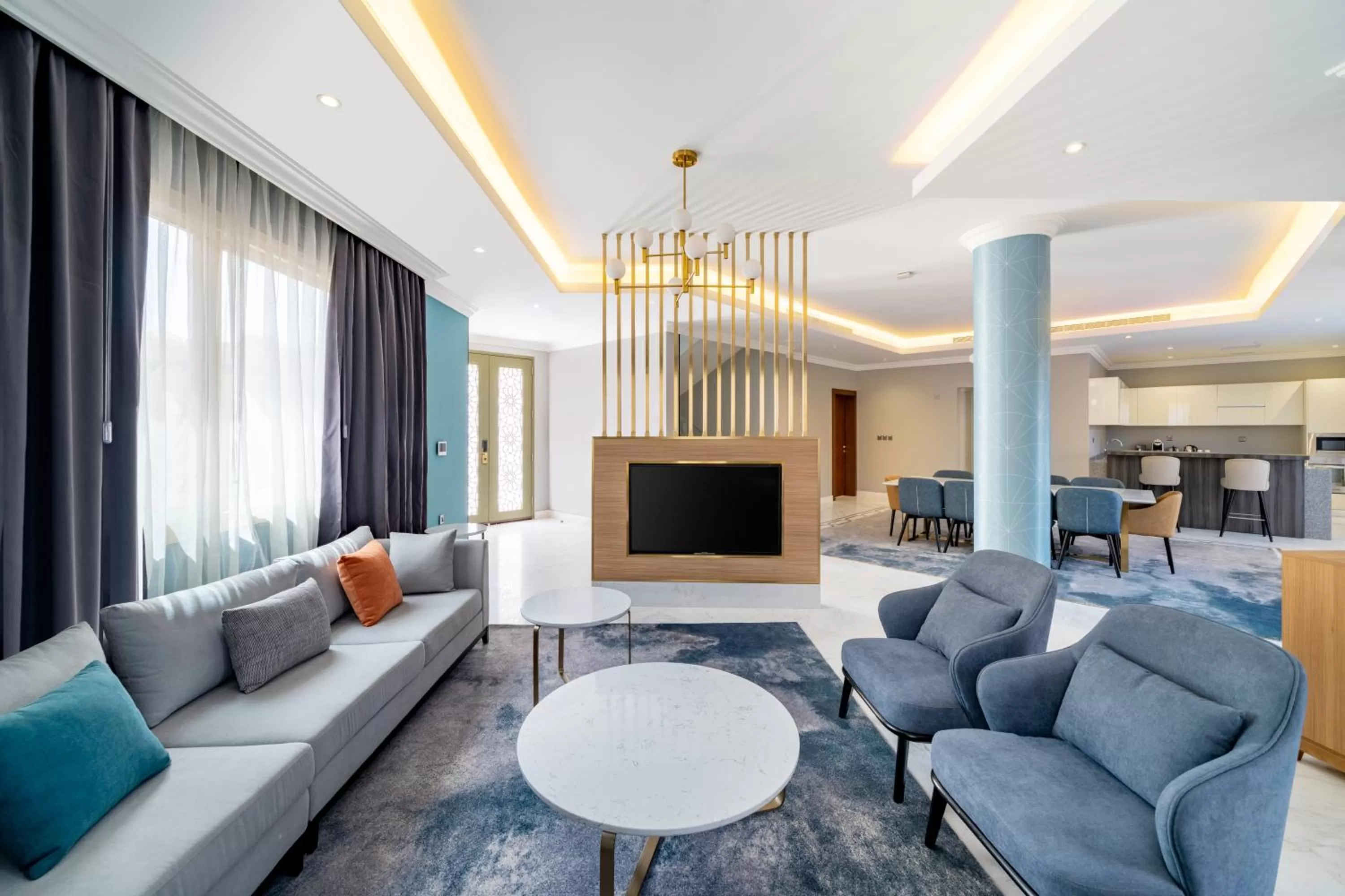 Three-Bedroom Family Villa with Terrace and Pool in Radisson Hotel Riyadh Airport