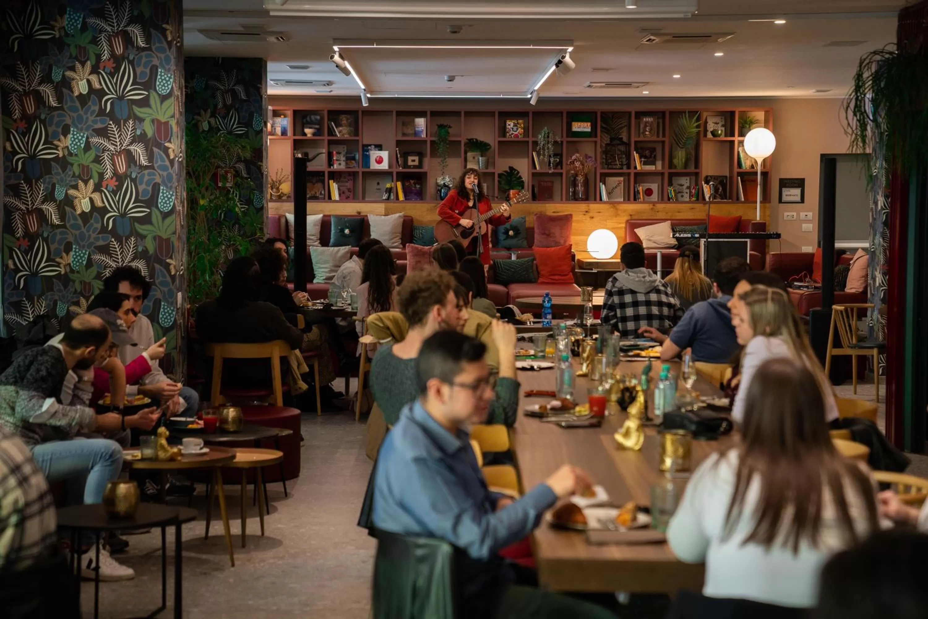 Evening entertainment in 21 House of Stories Città Studi