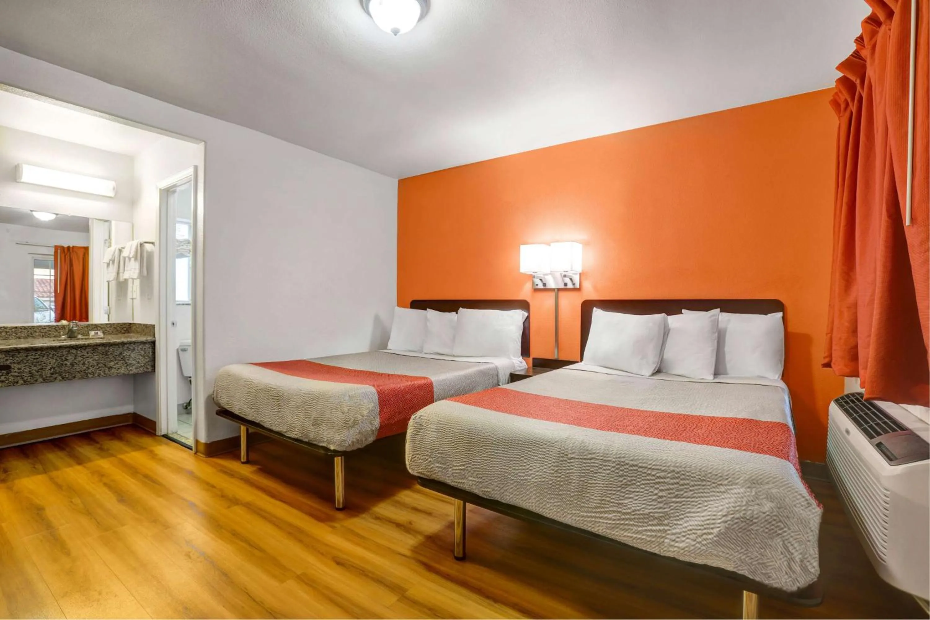 Bedroom, Bed in Motel 6-Marysville, CA