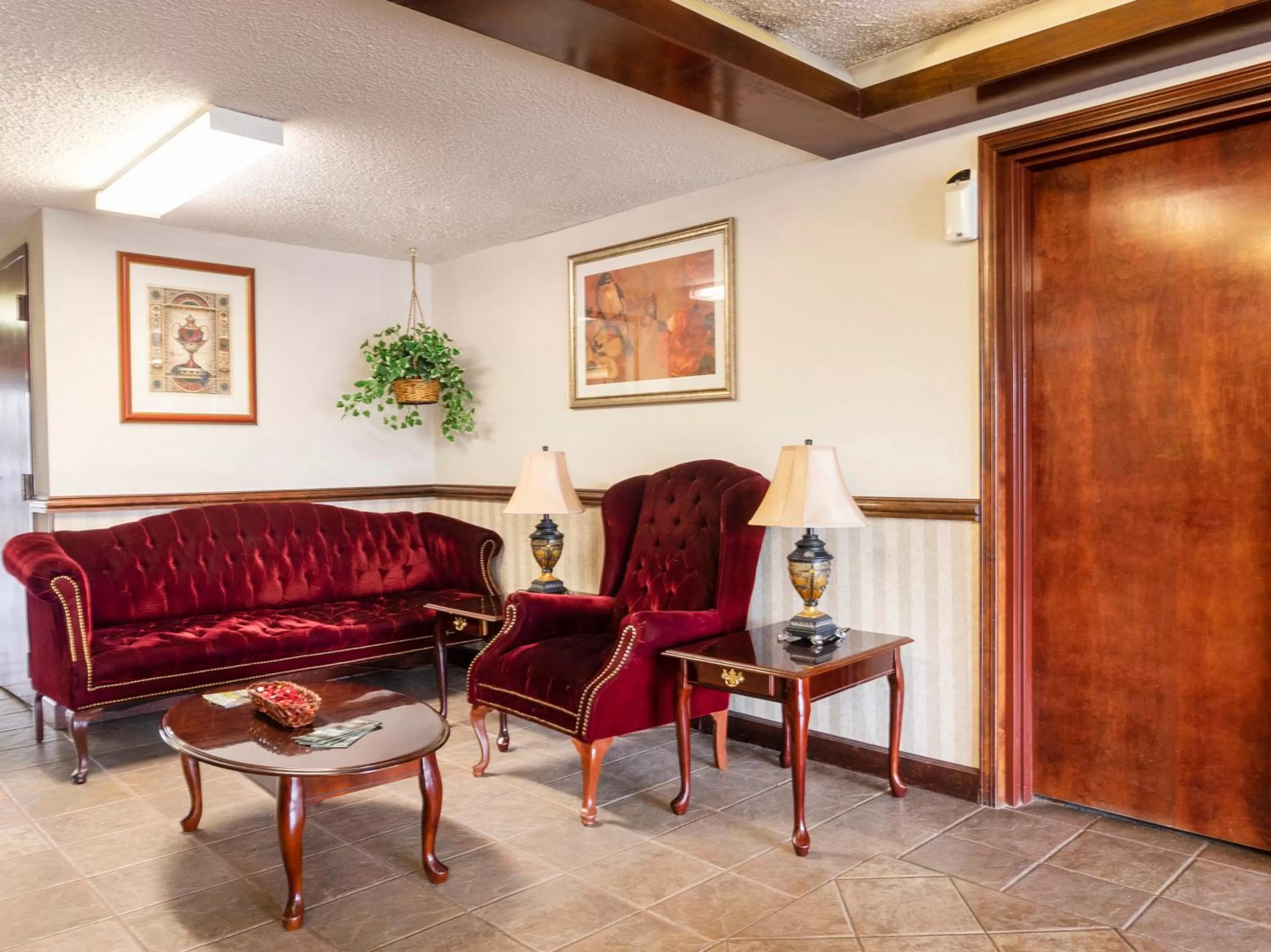 Seating area in Days Inn by Wyndham Adairsville