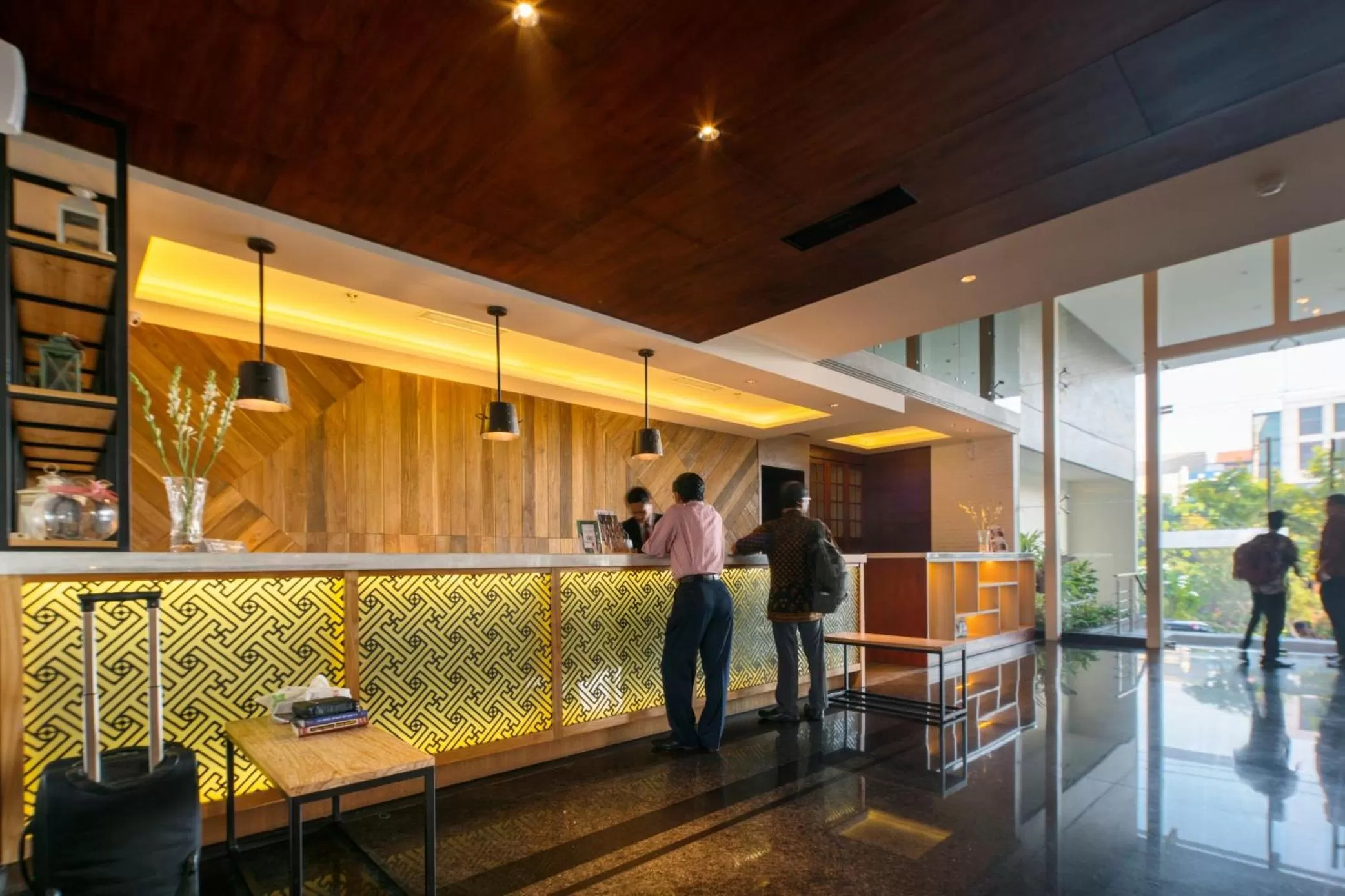 Lobby or reception in Luminor Hotel Jemursari By WH with The Best Breakfast in Town and Located Near Surabaya Industrial Estate Rungkut SIER