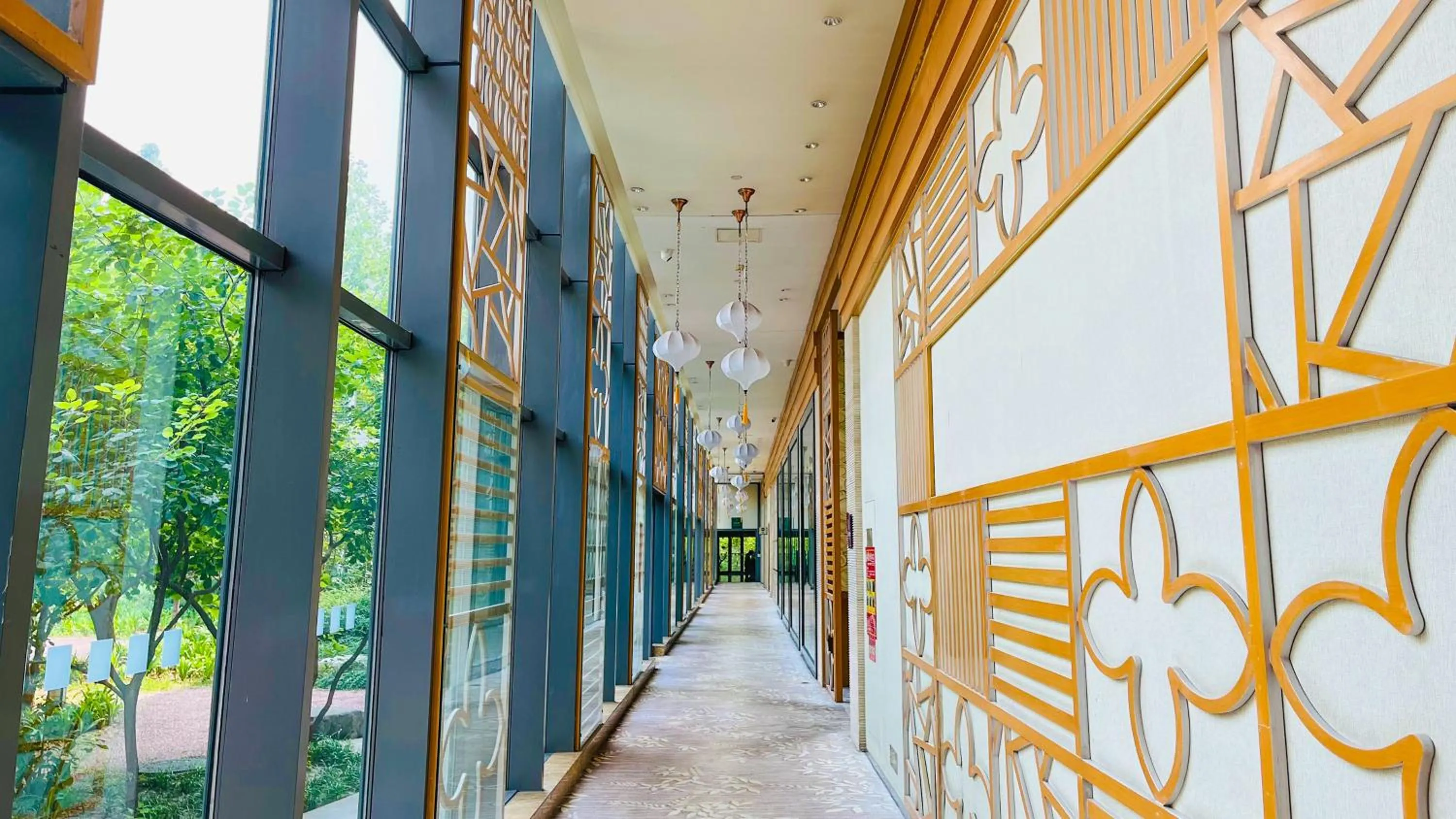 Lobby or reception in Holiday Inn Beijing Shijingshan Parkview by IHG