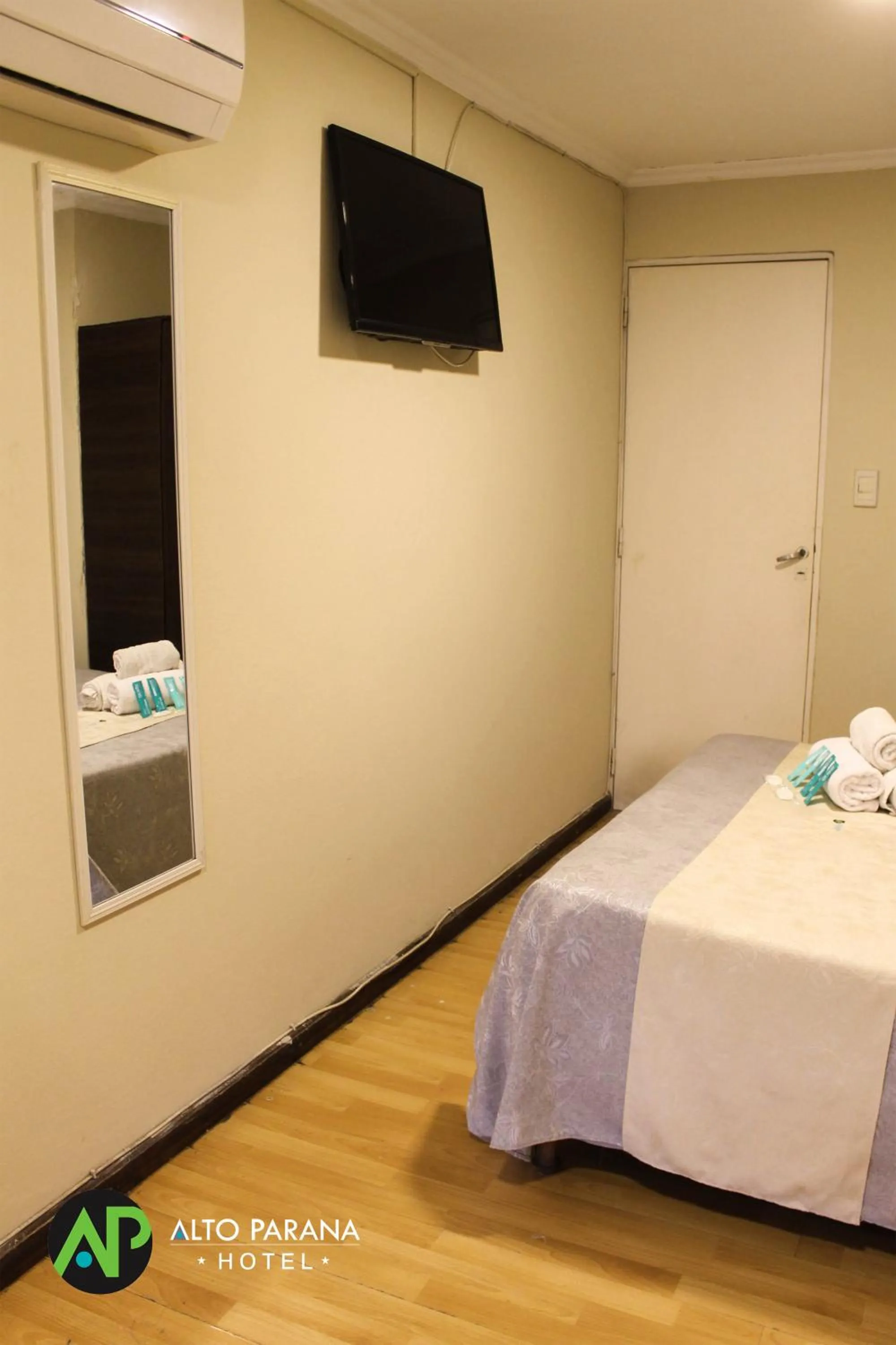 Photo of the whole room, Bed in Hotel Alto Parana