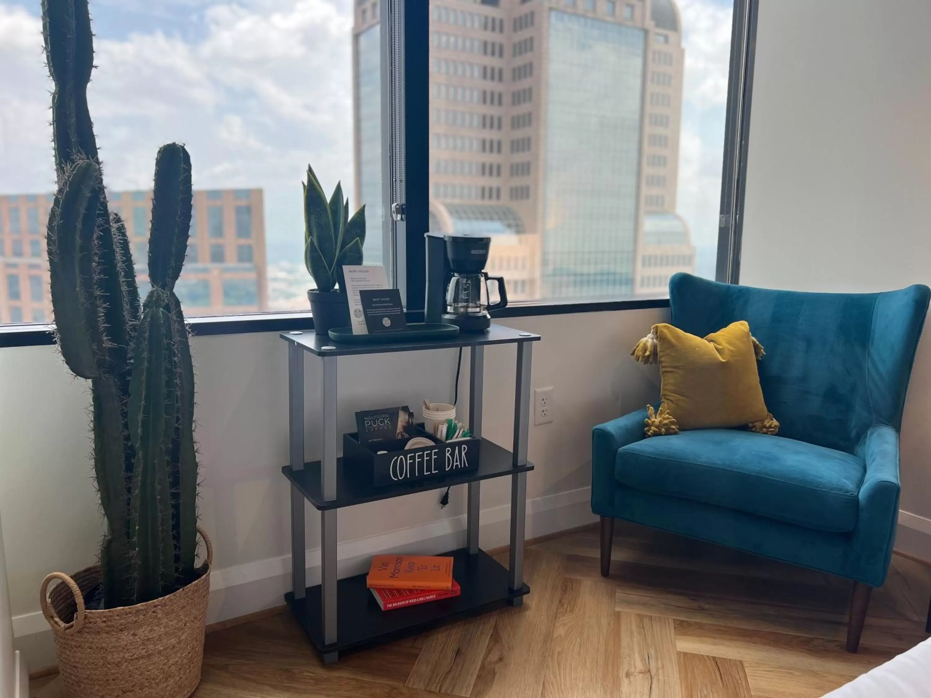 Seating area in Mint House Dallas - Downtown