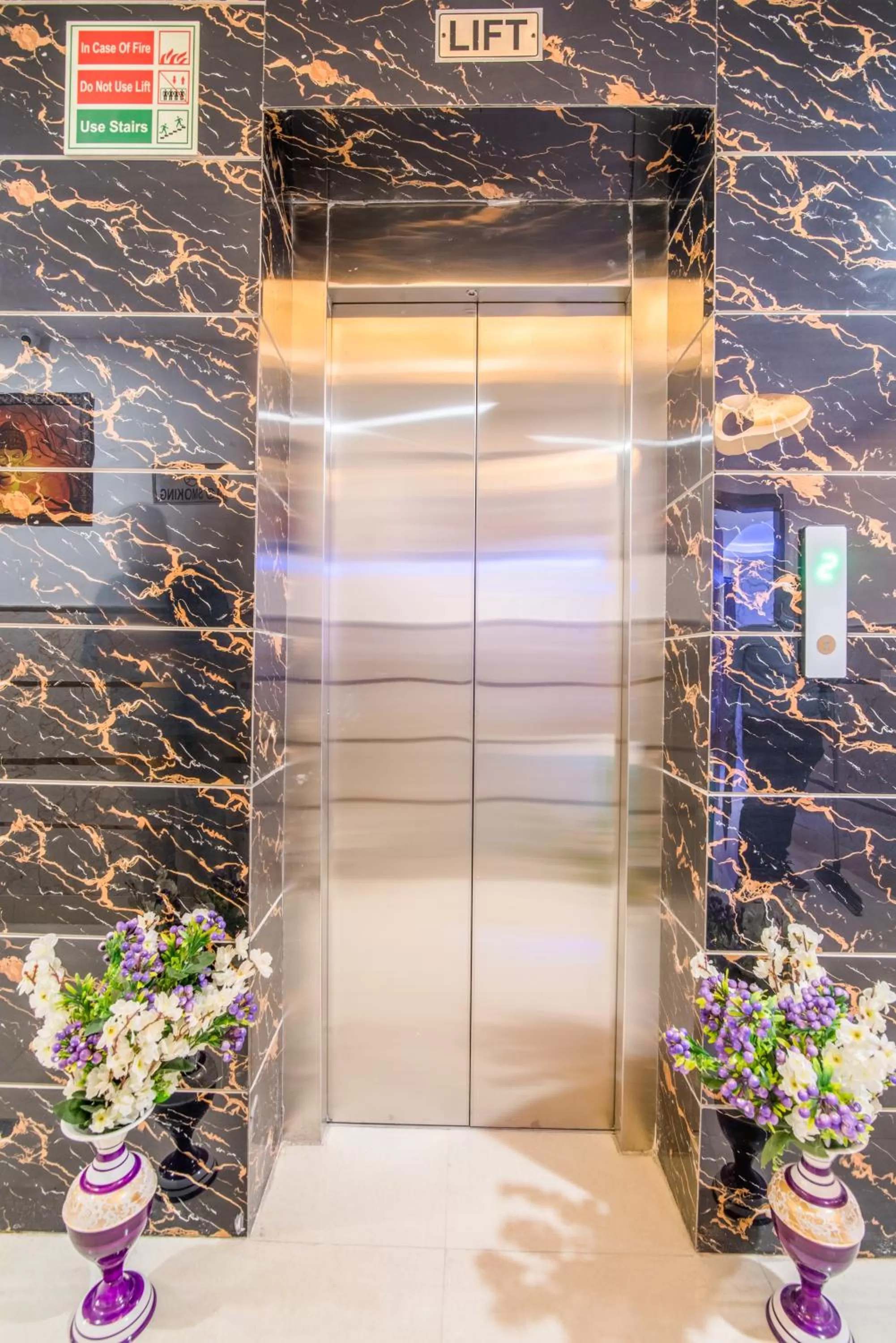 elevator in Hotel Festival Mahipalpur At Delhi Airport