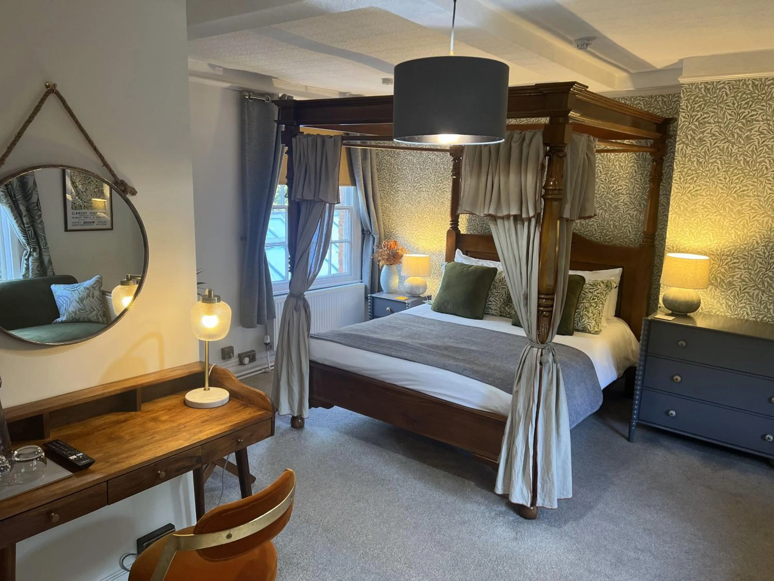 Bed in Old Rectory House, Redditch