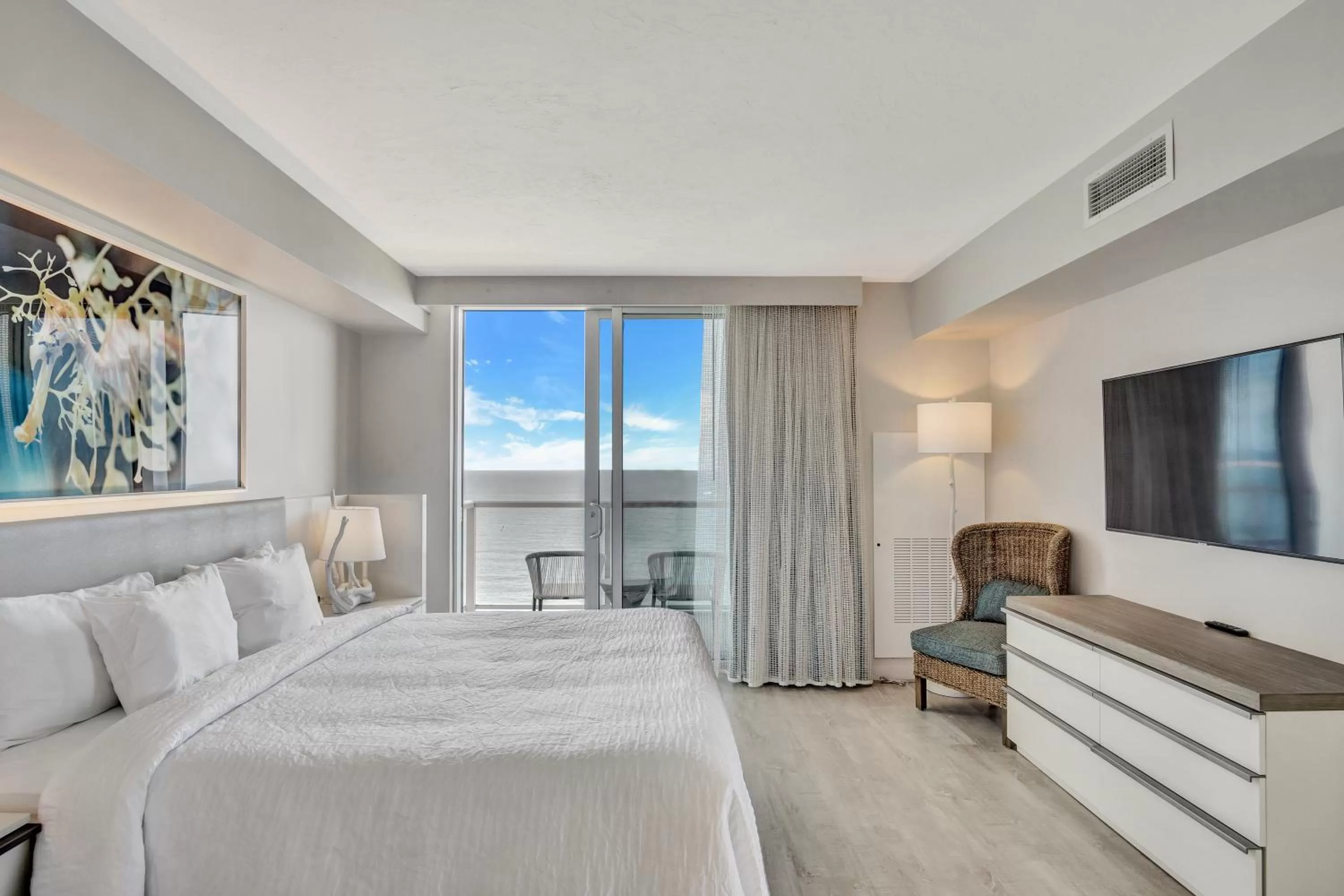 Photo of the whole room, Bed in Daytona Grande Oceanfront Resort