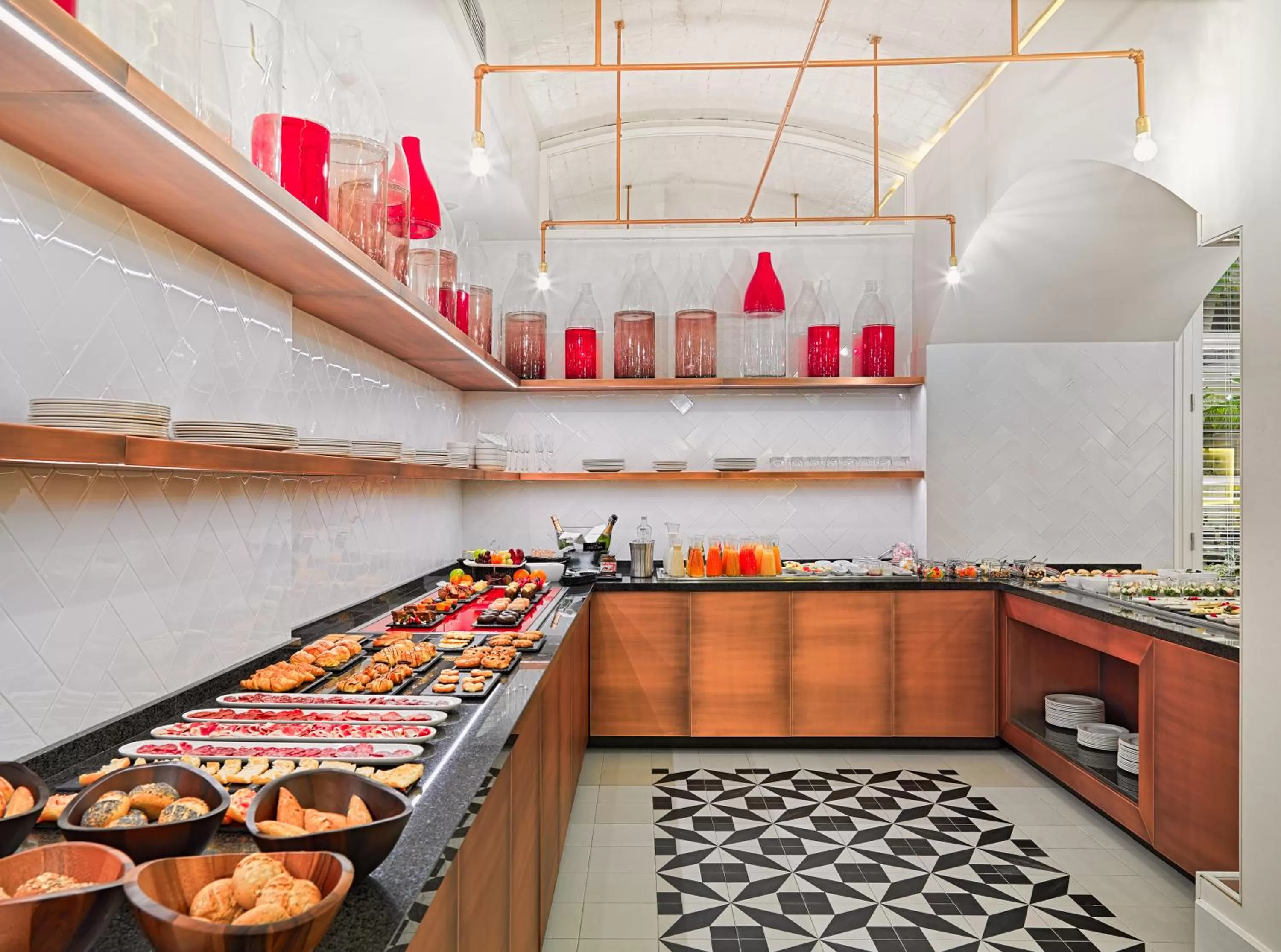 Restaurant/places to eat in H10 Cubik 4* Sup