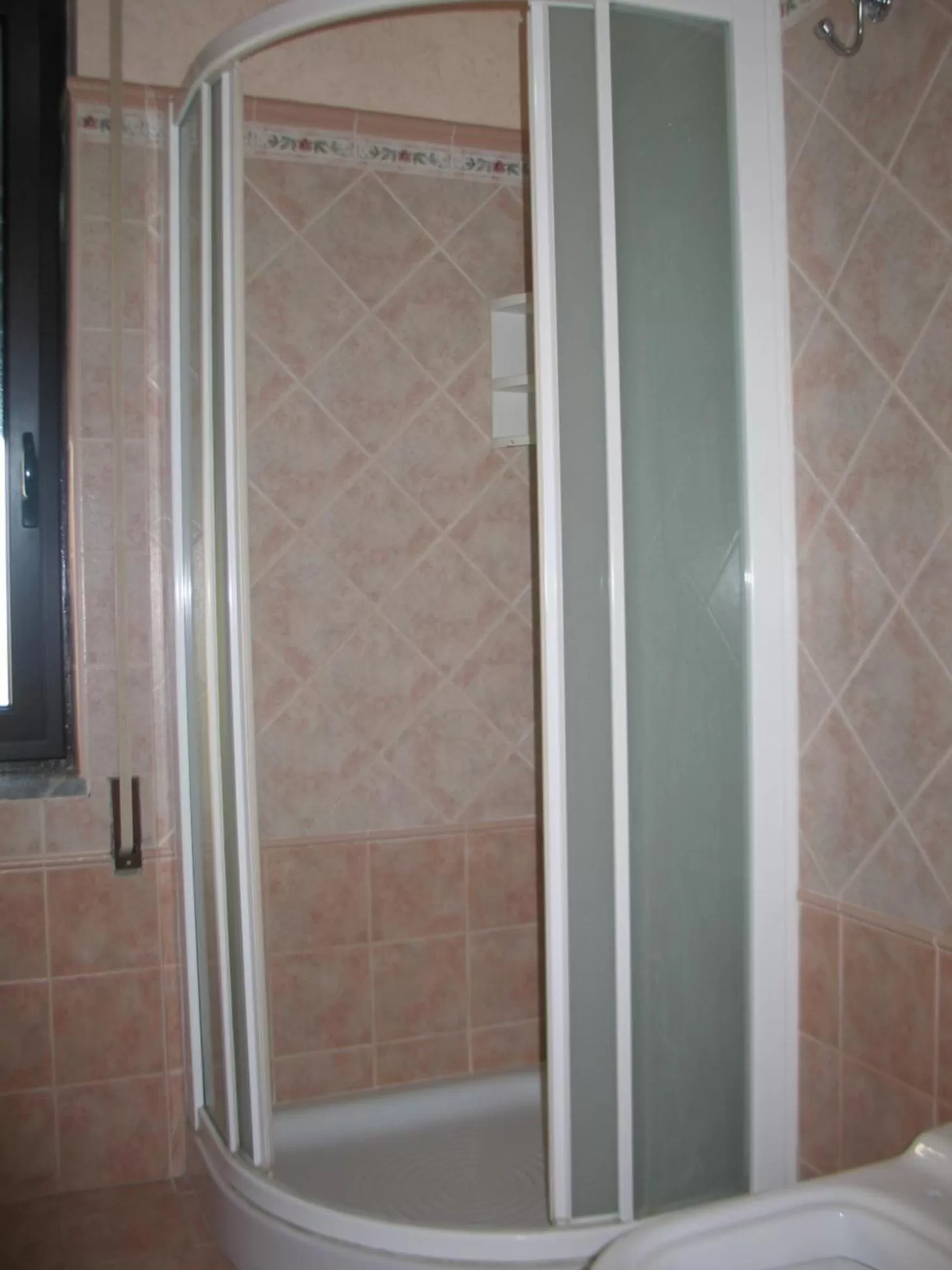 Shower, Bathroom in Hotel Bed & Breakfast Minu'