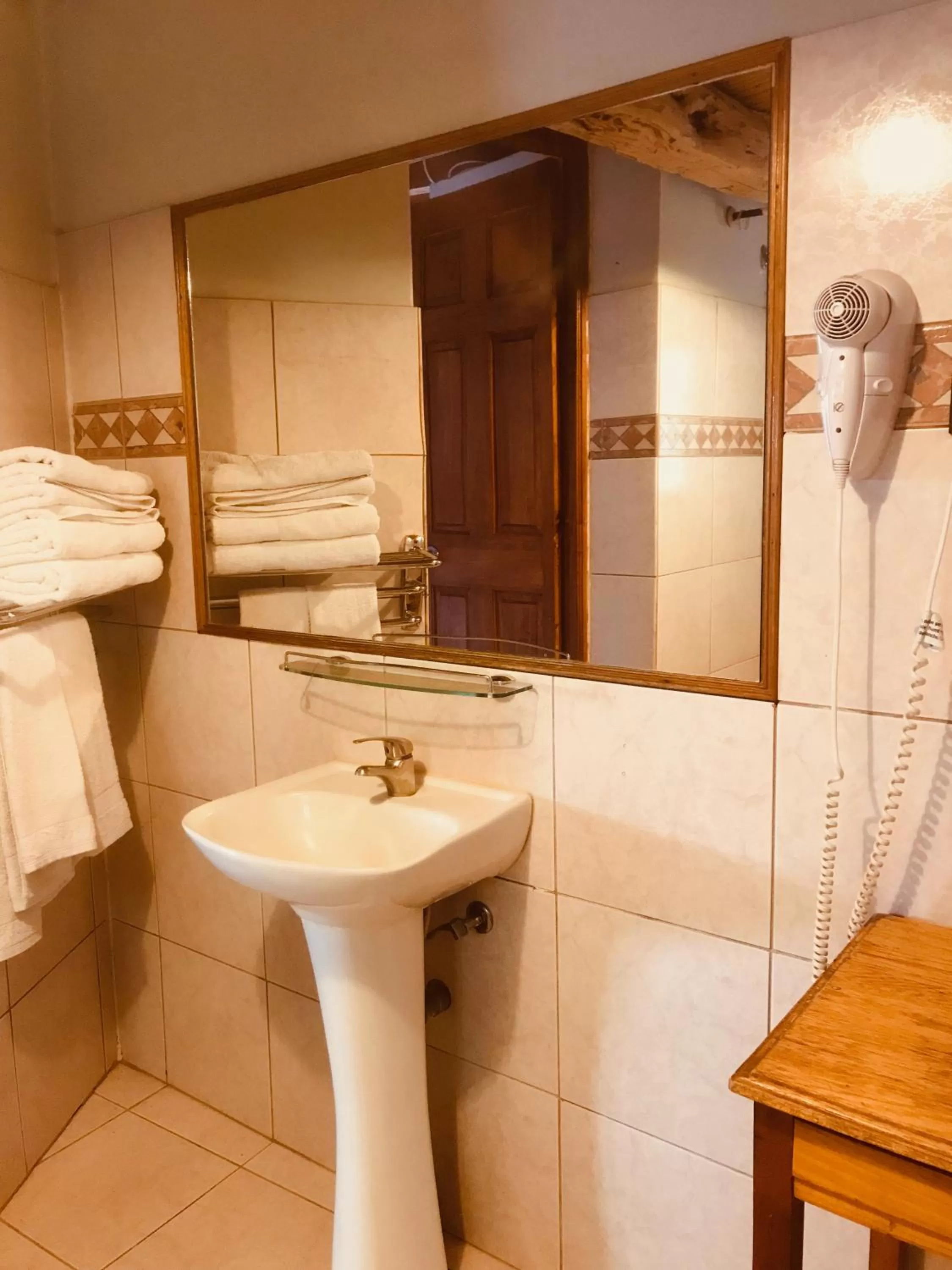 Family Room with Private Bathroom (4 Adults) in Hotel La Aldea