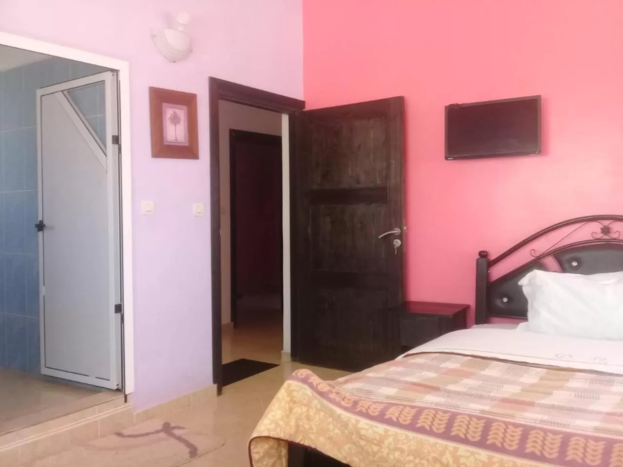 Bed in Hôtel La Corniche