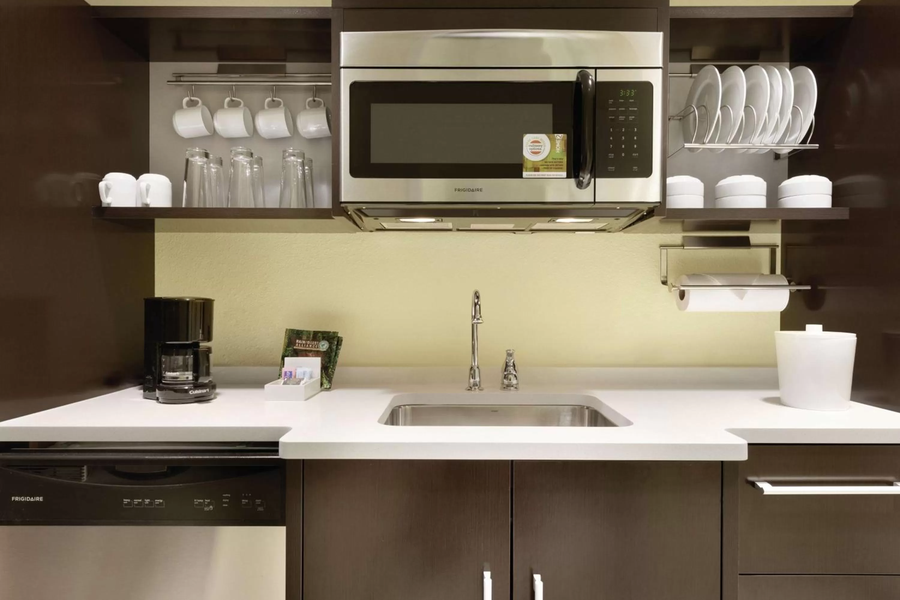 Kitchen or kitchenette in Home2 Suites by Hilton Cleveland Independence