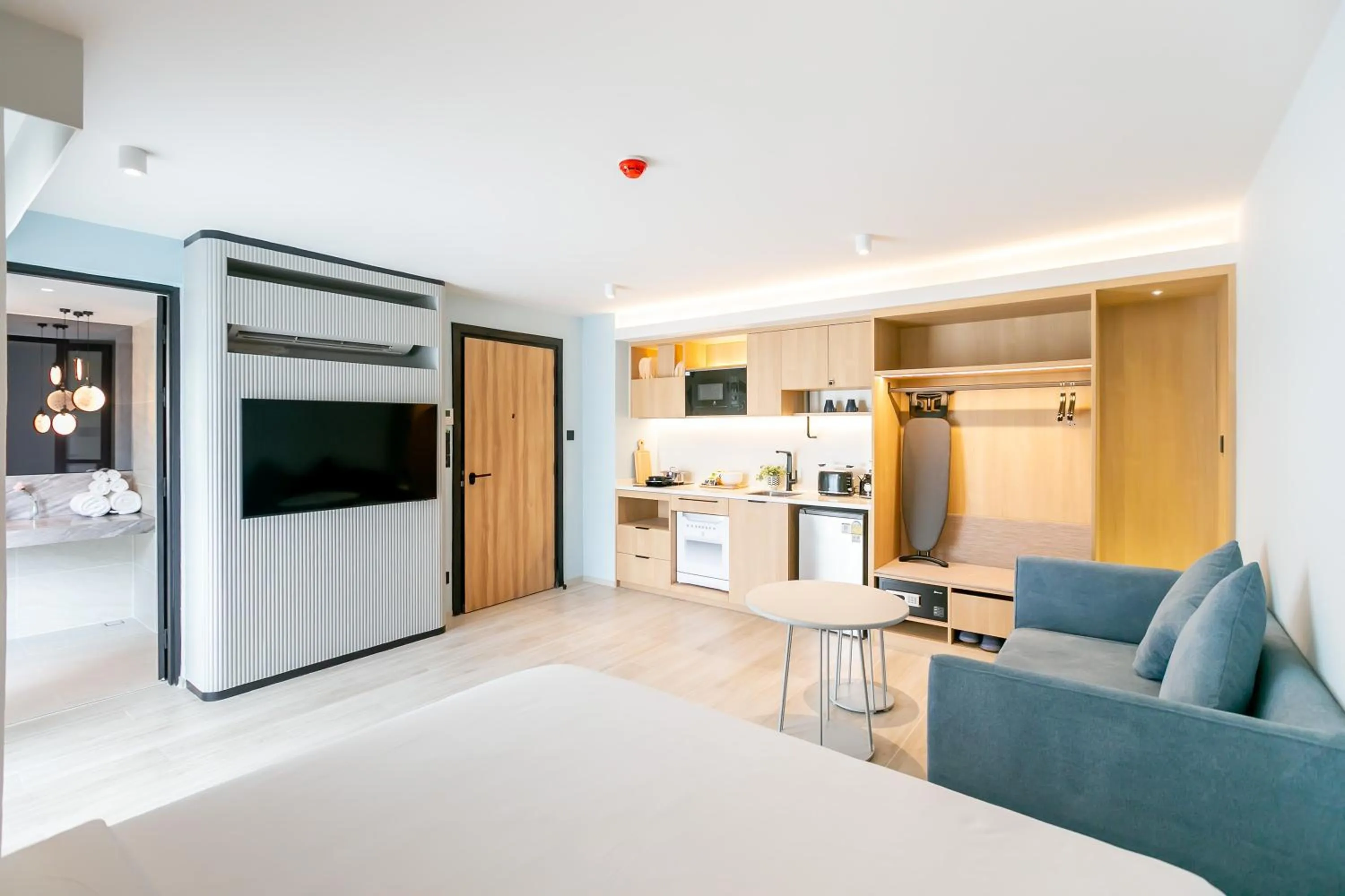 TV and multimedia in The SACHA Apart-Hotel Thonglor