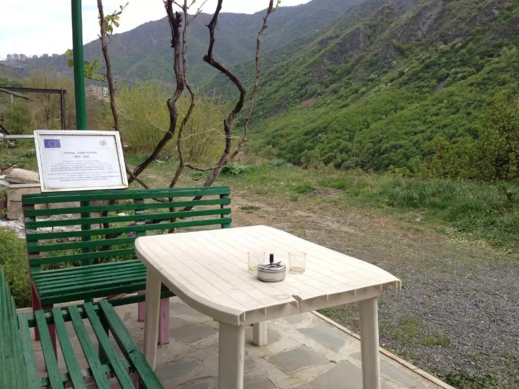 IRIS B&B in DEBED CANYON