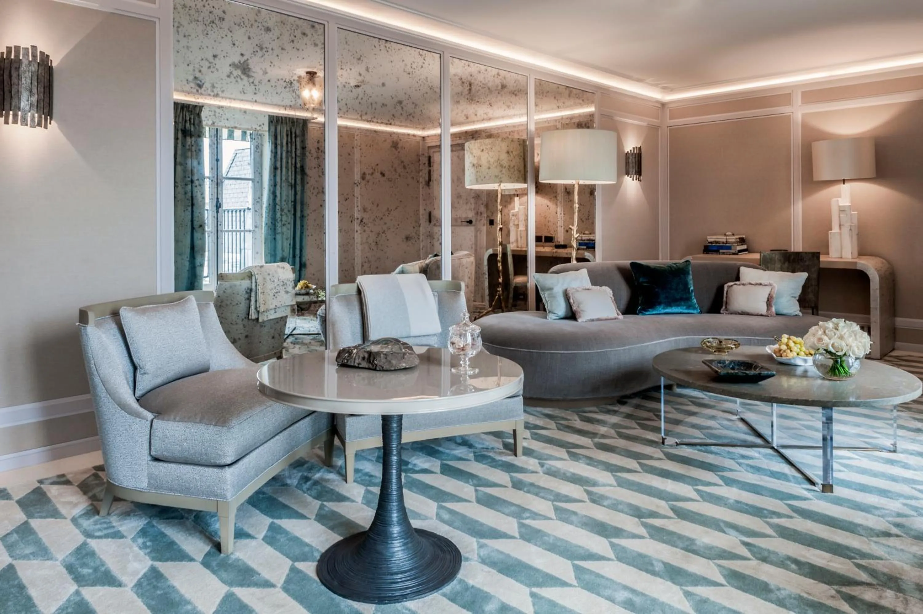 Living room in Hotel de Crillon