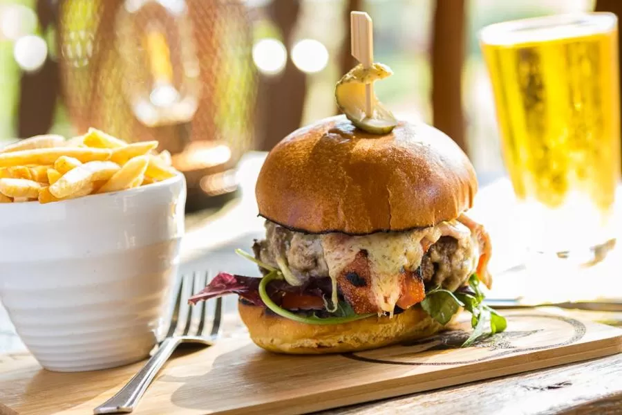 Restaurant/places to eat in Haselbury Mill