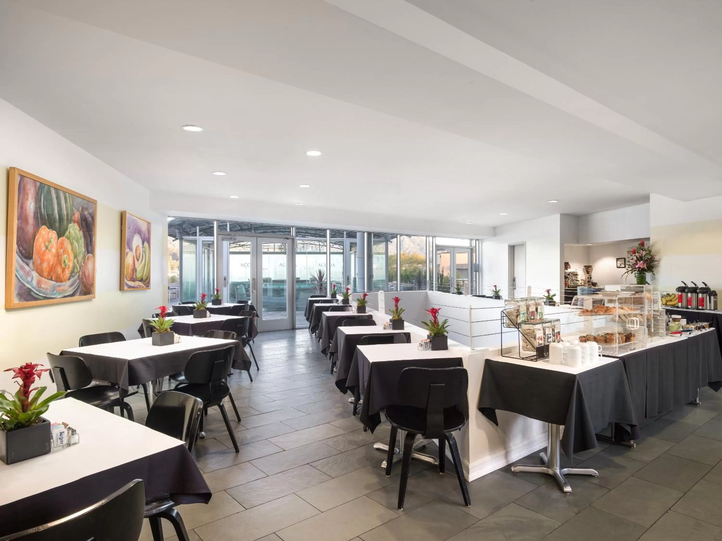 Buffet breakfast in Acqua Hotel