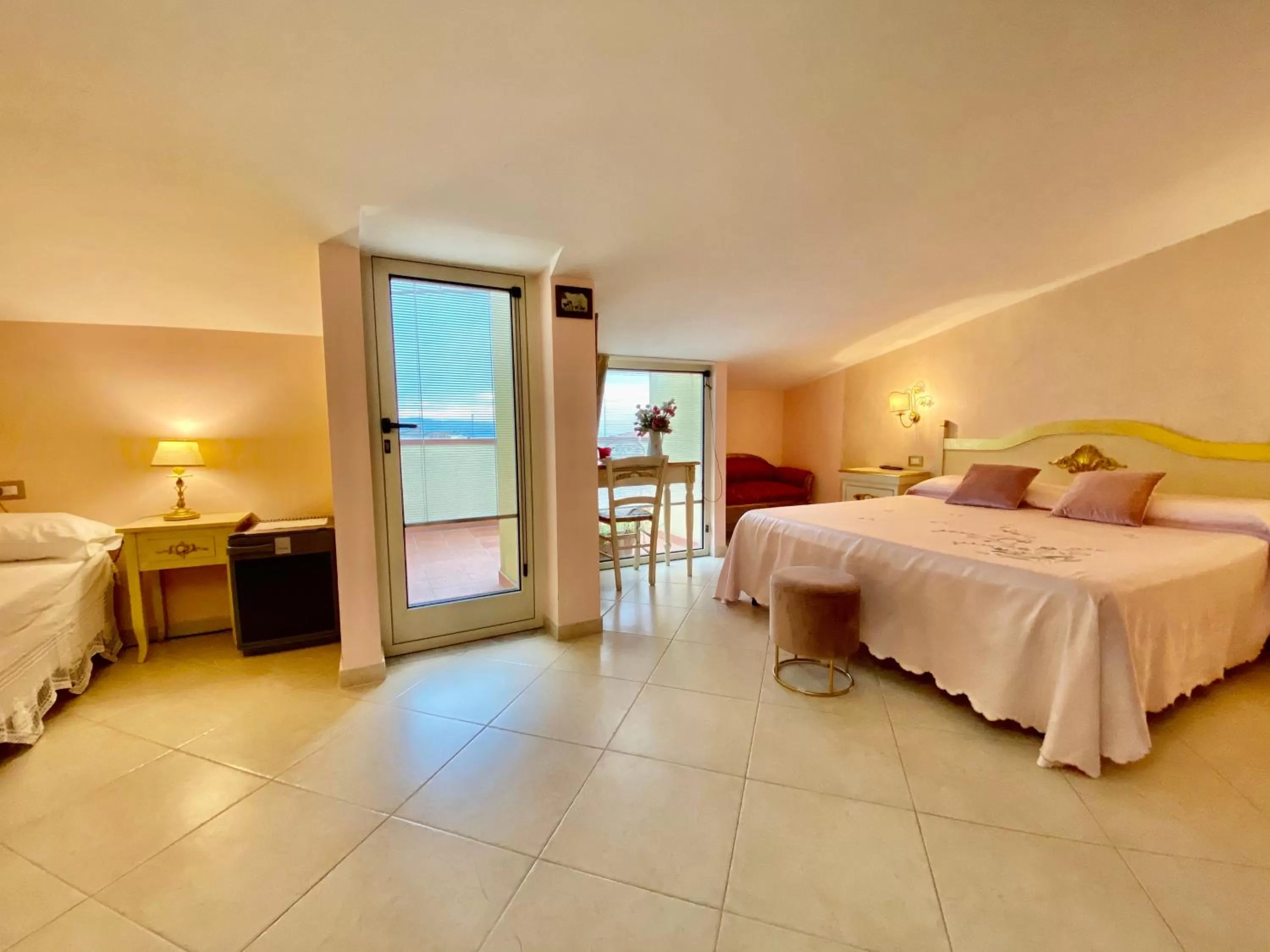 Photo of the whole room, Bed in Hotel Scilla