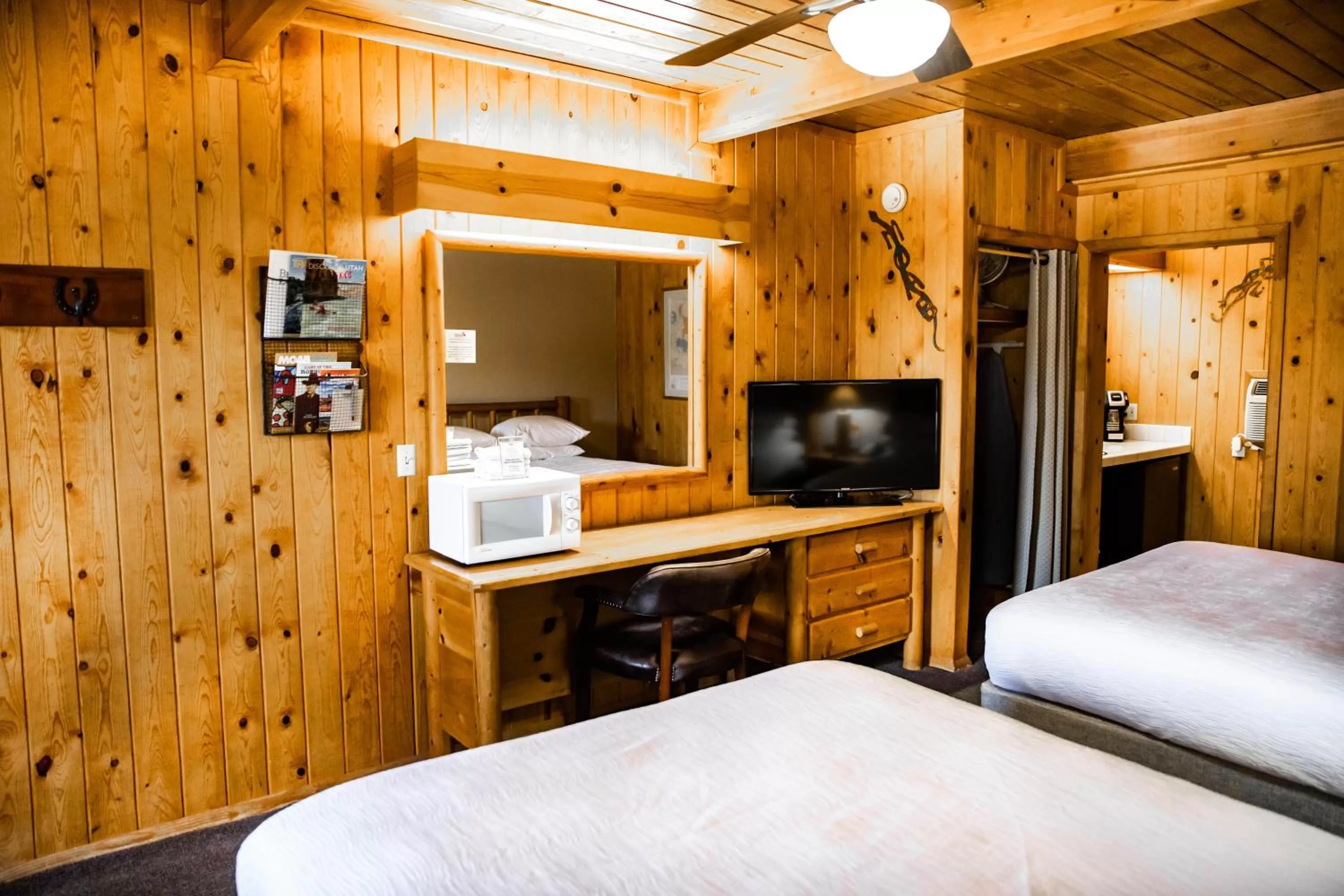 TV and multimedia, Bed in Big Horn Lodge