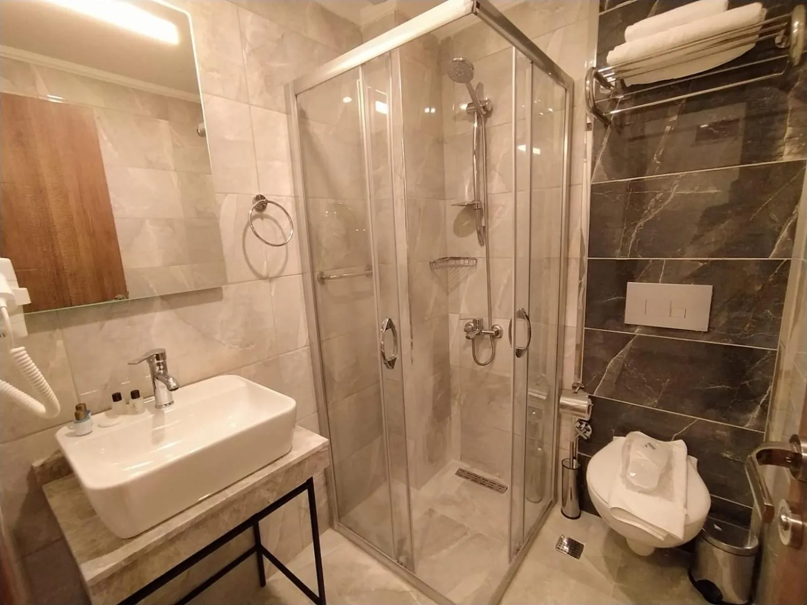 Bathroom in NUPERA HOTEL