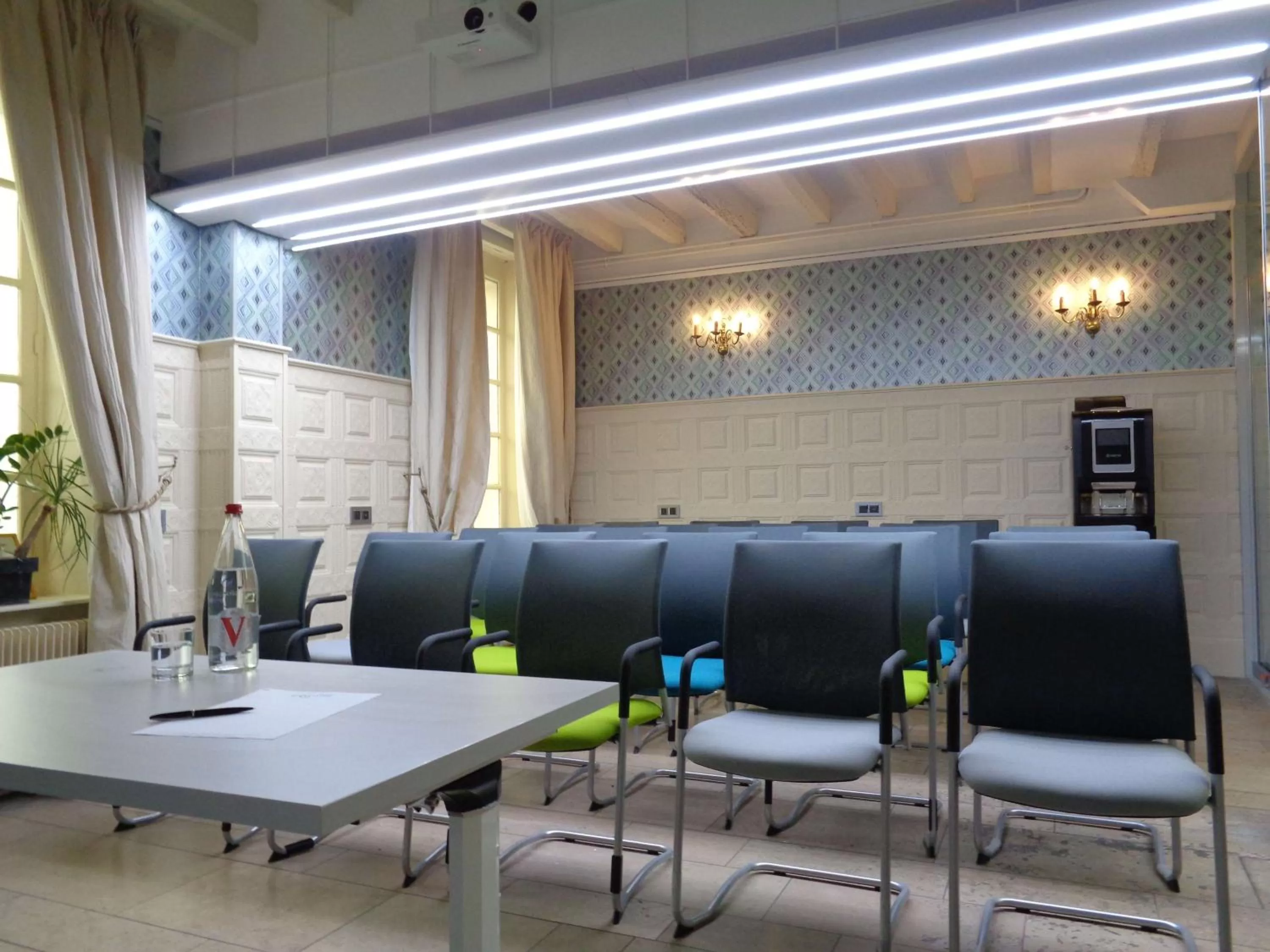 Business facilities in Hôtel Le Maxime - Best Western Signature Collection