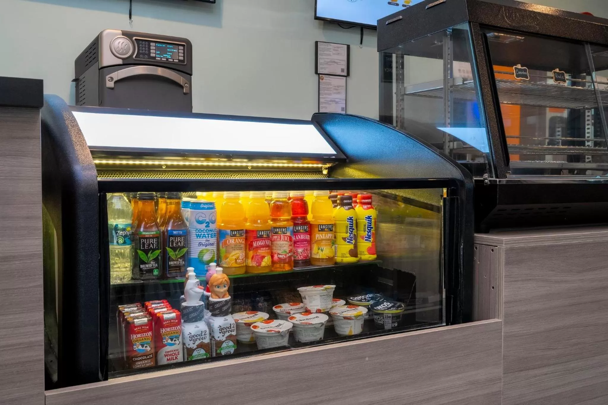 Restaurant/places to eat in SPOT X Hotel Orlando Intl Dr by The Red Collection