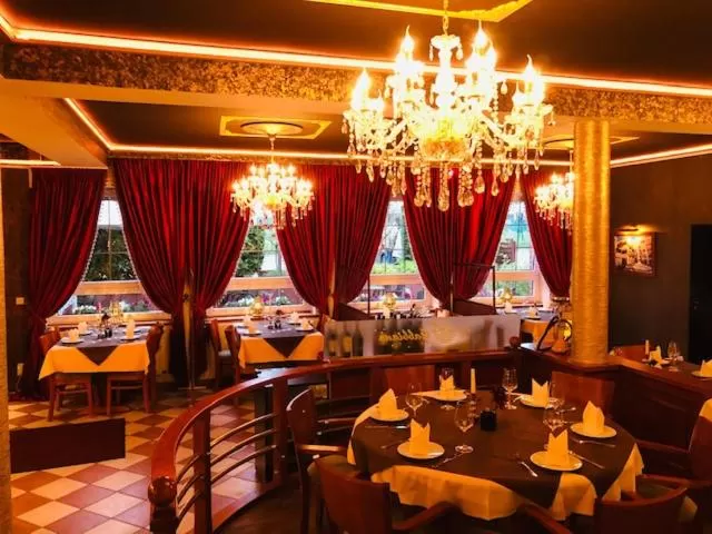 Restaurant/Places to Eat in Hotel Restaurant Byblos