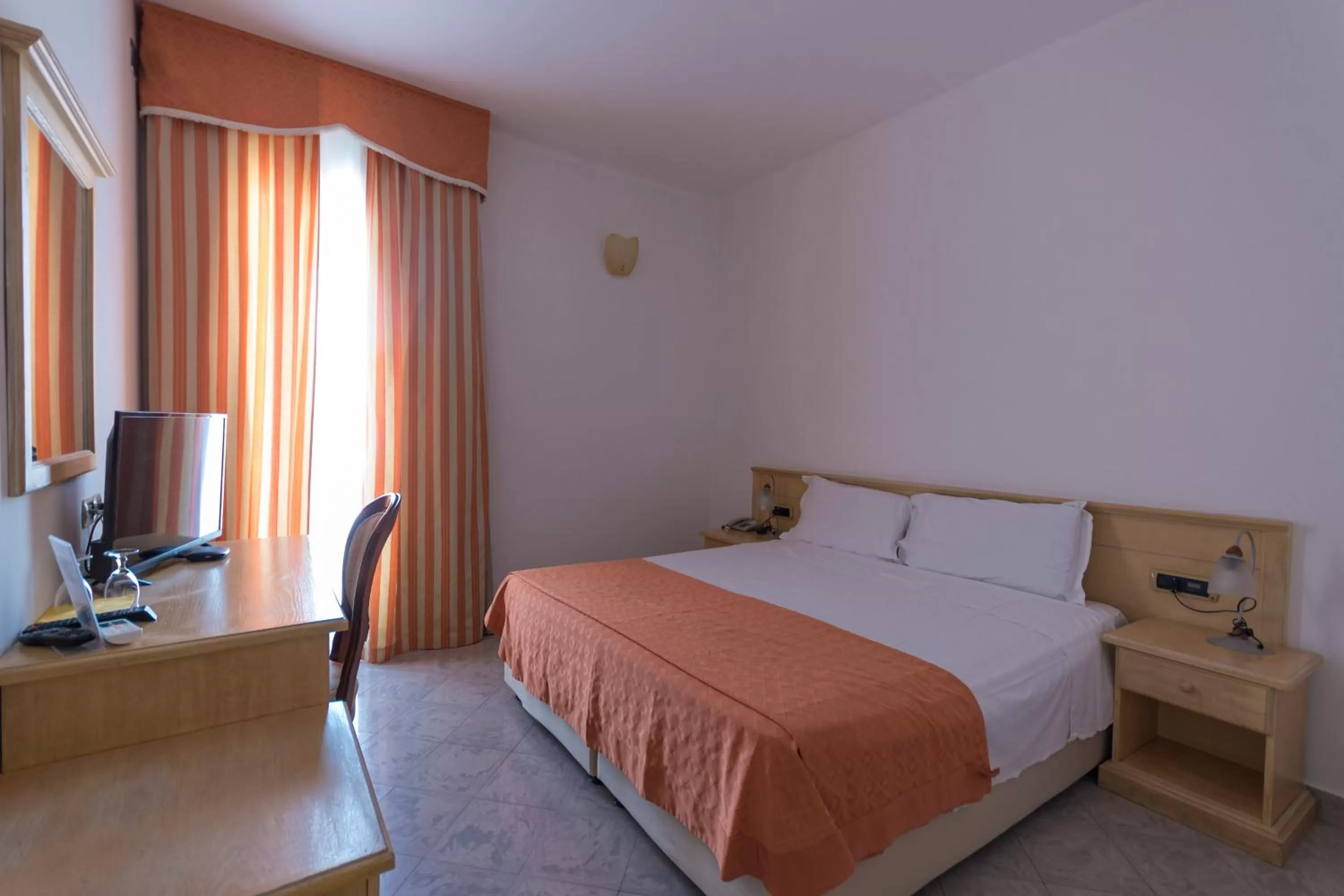 Photo of the whole room, Bed in Hotel Stella 2000