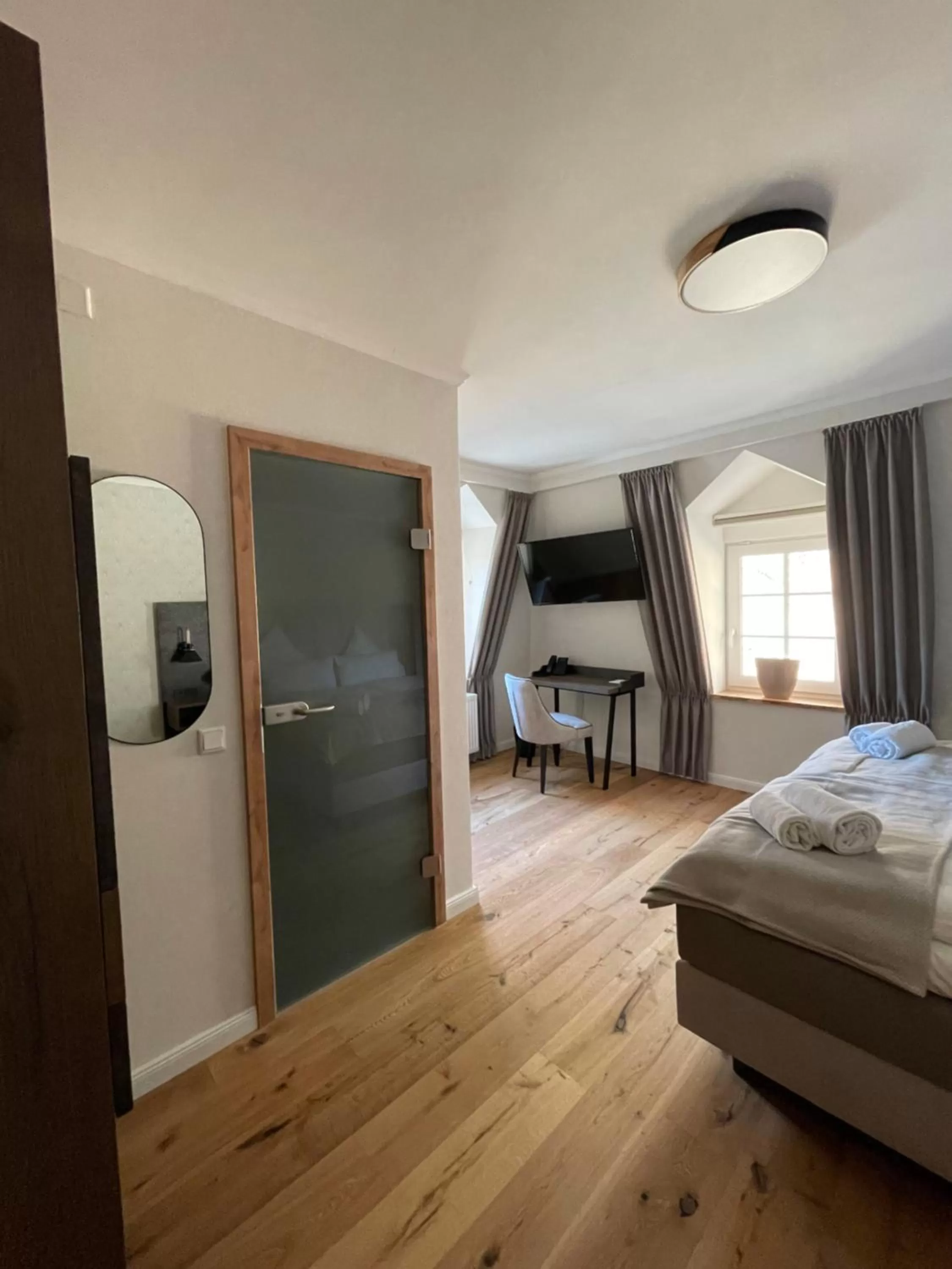 Photo of the whole room, Bed in Schlosshotel Brilon-Wald