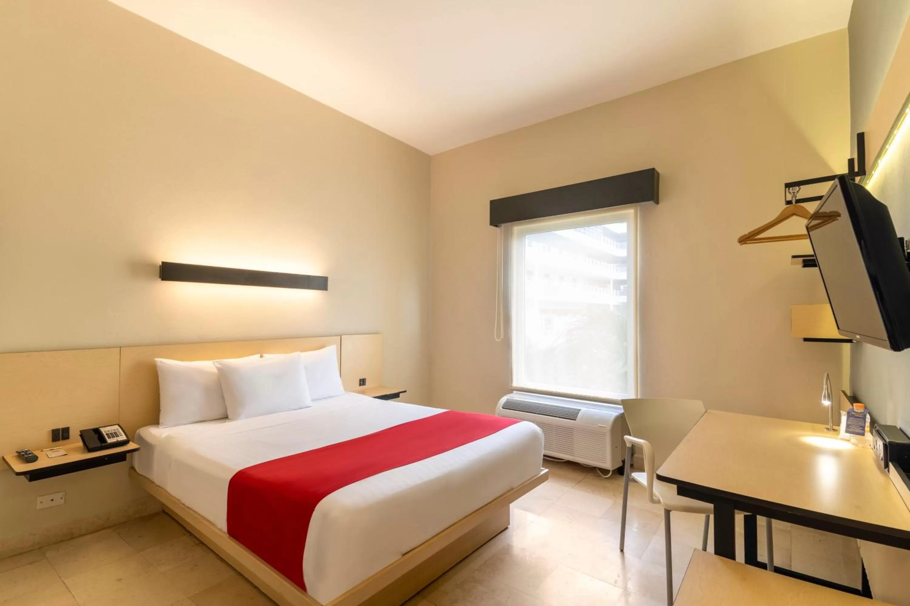 Bedroom, Bed in City Express by Marriott Cancun