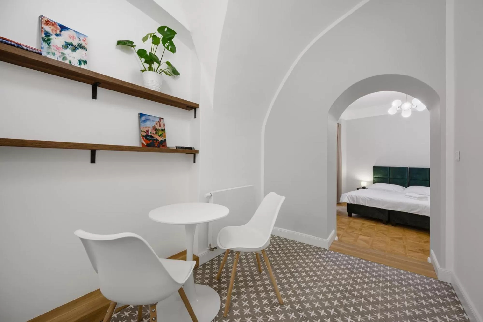 Seating area, Bed in Palace Apartments