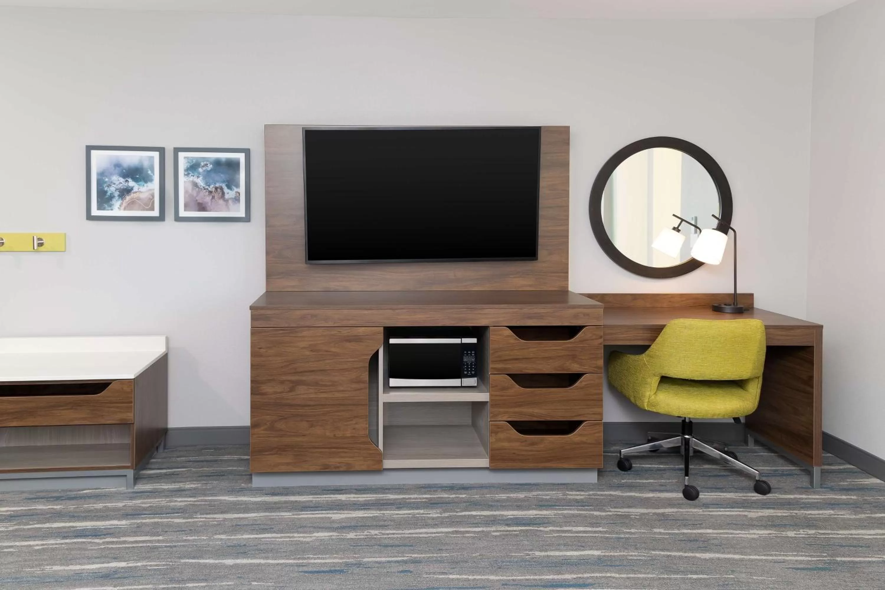 Bedroom in Hampton Inn & Suites Santa Rosa Sonoma Wine Country