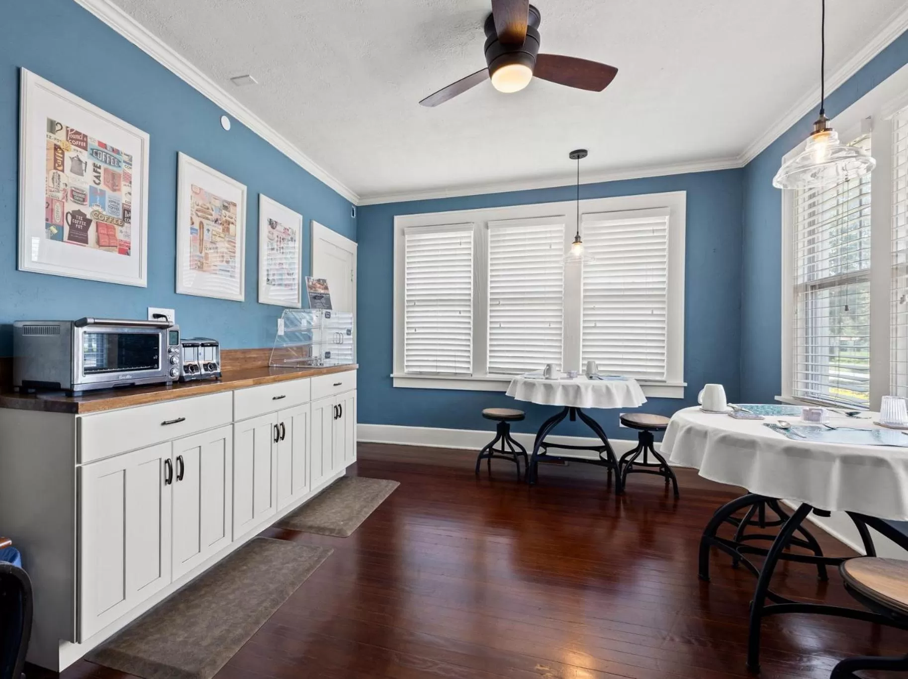 Dining area in The Kenwood Gables Boutique B&B