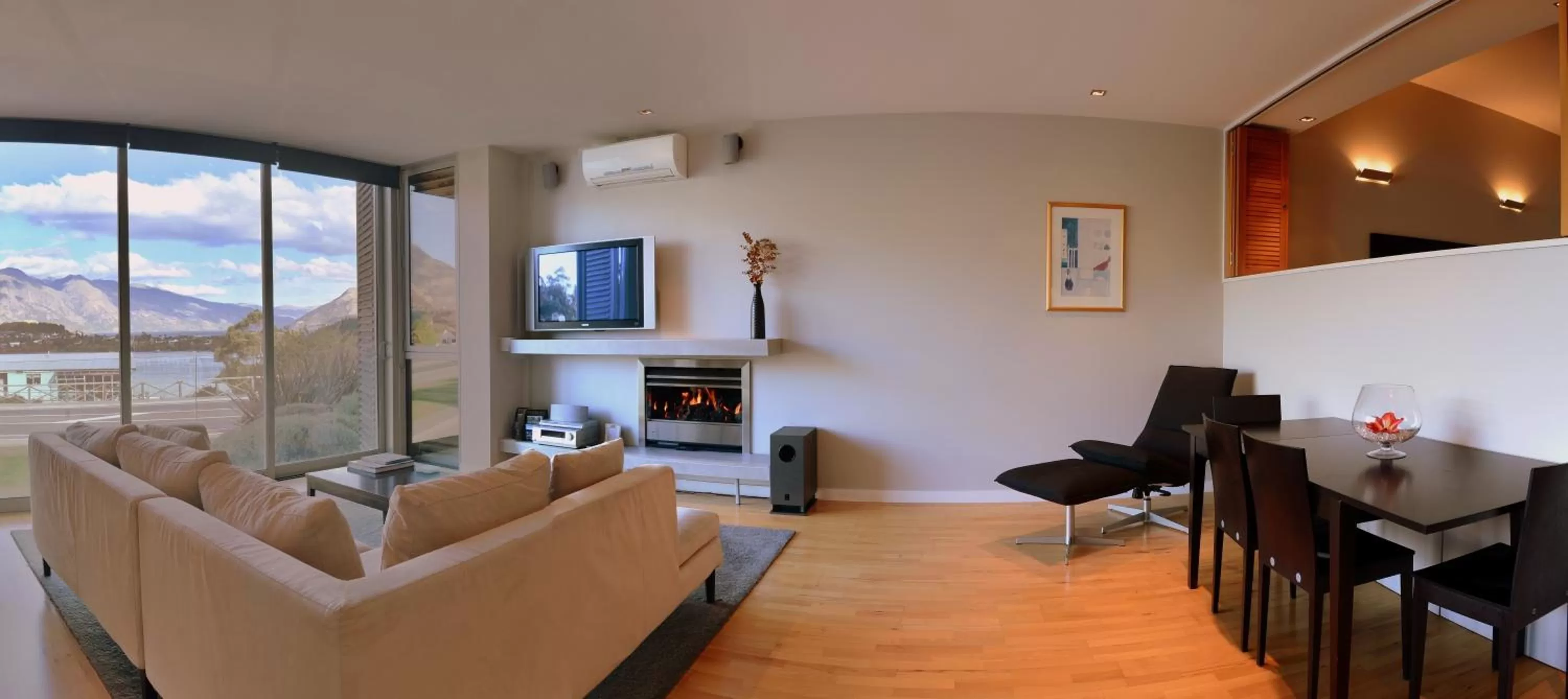 Living room in Swiss-Belsuites Pounamu Queenstown