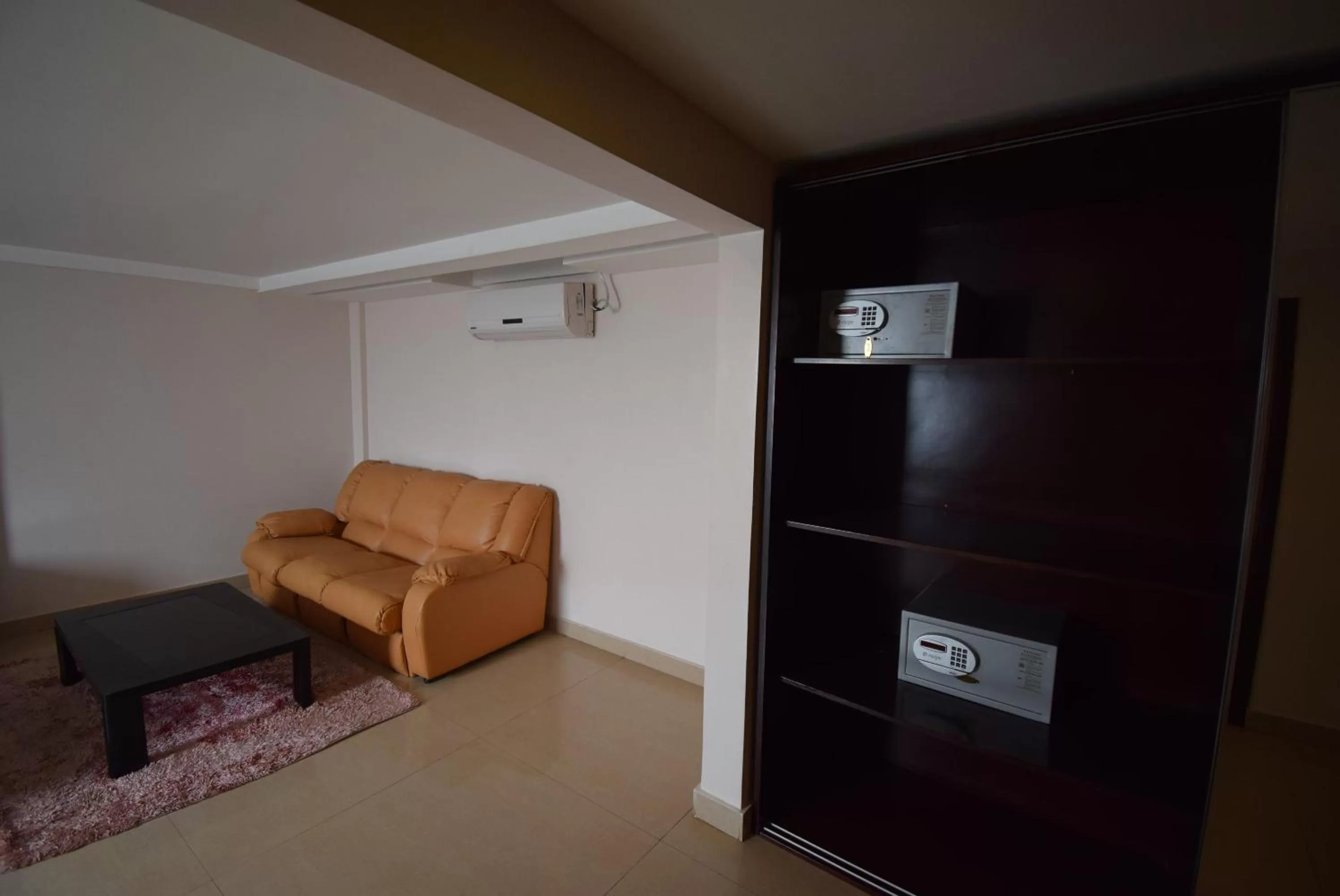 Seating area in Noble House Hotel